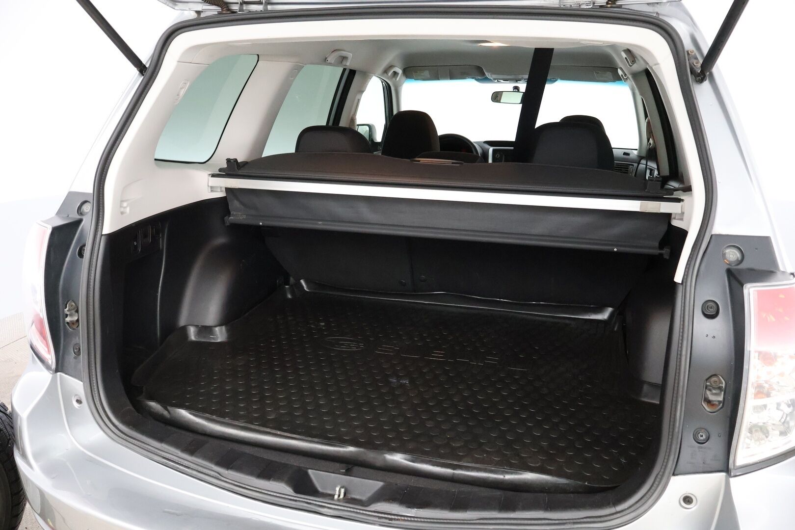 Subaru Forester 2011 2,0 XS WV AT - Suomiauto / P.kamera / Vetokoukku / Lohko & Sisä / Vakkari / Juuri saapunut Tampereelle!