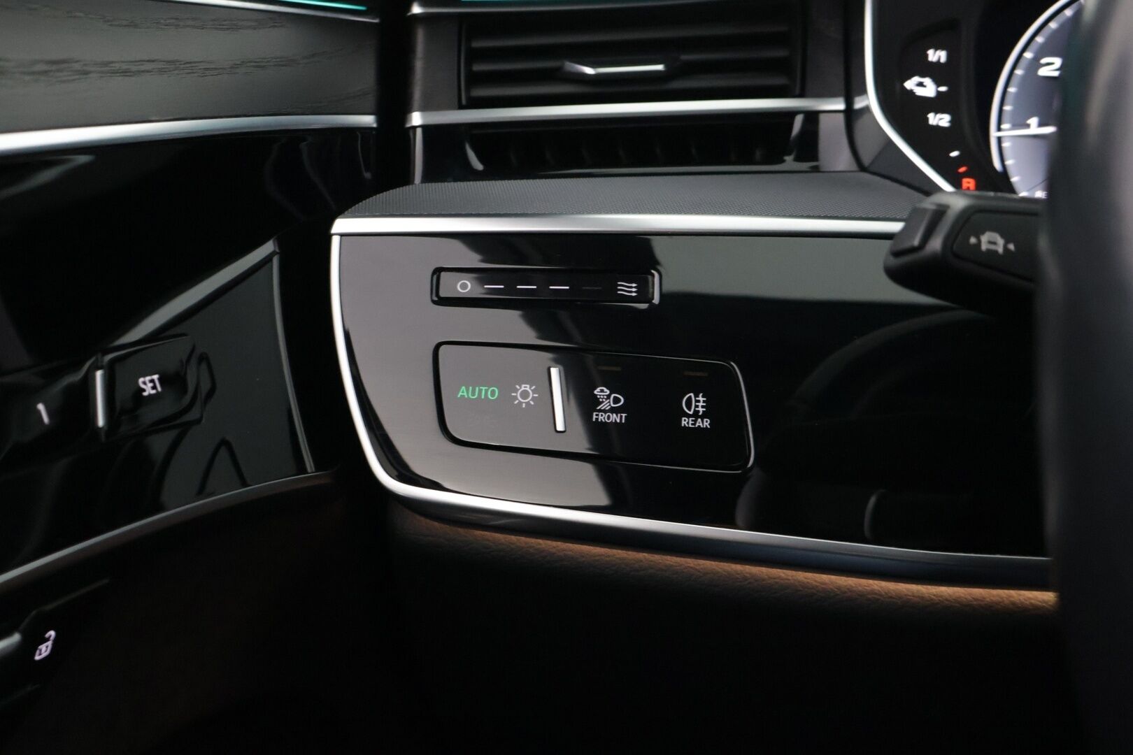 Audi A8 2020 Sedan 60 TFSI e *Huippuvarusteet / Bang&Olufsen / HUD / 360° / Hierovat & Ilmastoidut Muistinahat / Ilma-alusta / Soft-close* - Matrix LED - Laser lisäpitkillä / 2x Audin aluvanteet / Lasikattoluukku / Merkkihuollettu! - HULLUT JOULUT KORKOTARJOUS 2,49% 