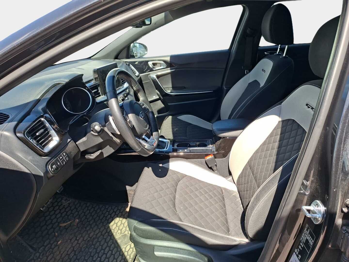 Kia Ceed 2019 1,4 T-GDI ISG 140hv GT-Line Business Premium SW DCT A/T EcoDynamics - ACC | JBL | Keyless | P.kamera | Bluetooth | Bliss | Navi | LED | Musta sisäkatto | Ratinlämmitin | Suomi-auto | Puolinahat