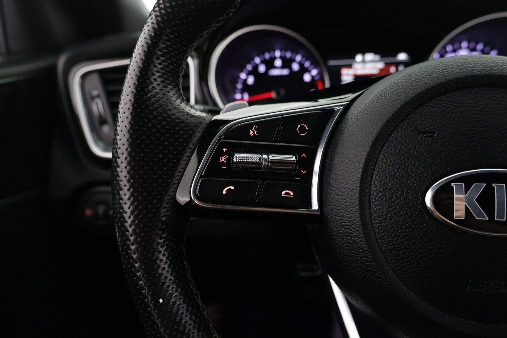 Kia Ceed 2019 1,4 T-GDI ISG 140hv GT-Line Business Premium SW DCT A/T EcoDynamics - ACC | JBL | Keyless | P.kamera | Bluetooth | Bliss | Navi | LED | Musta sisäkatto | Ratinlämmitin | Suomi-auto | Puolinahat