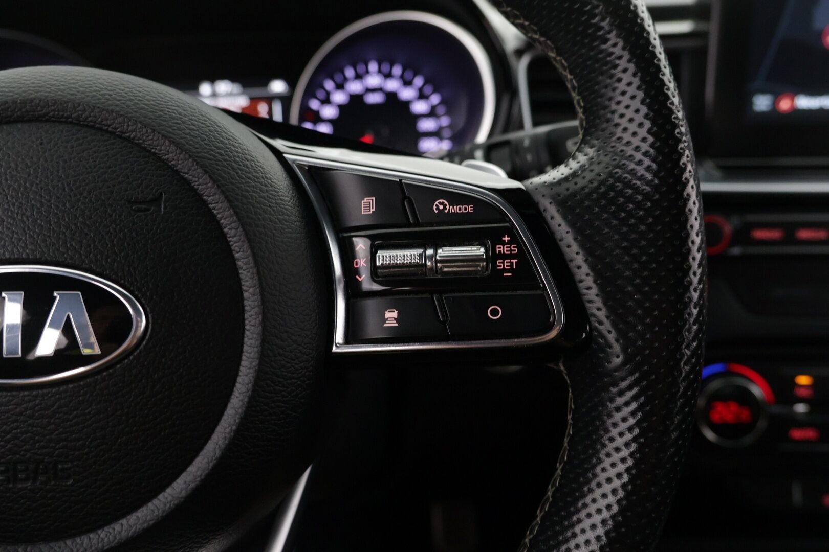 Kia Ceed 2019 1,4 T-GDI ISG 140hv GT-Line Business Premium SW DCT A/T EcoDynamics - ACC | JBL | Keyless | P.kamera | Bluetooth | Bliss | Navi | LED | Musta sisäkatto | Ratinlämmitin | Suomi-auto | Puolinahat