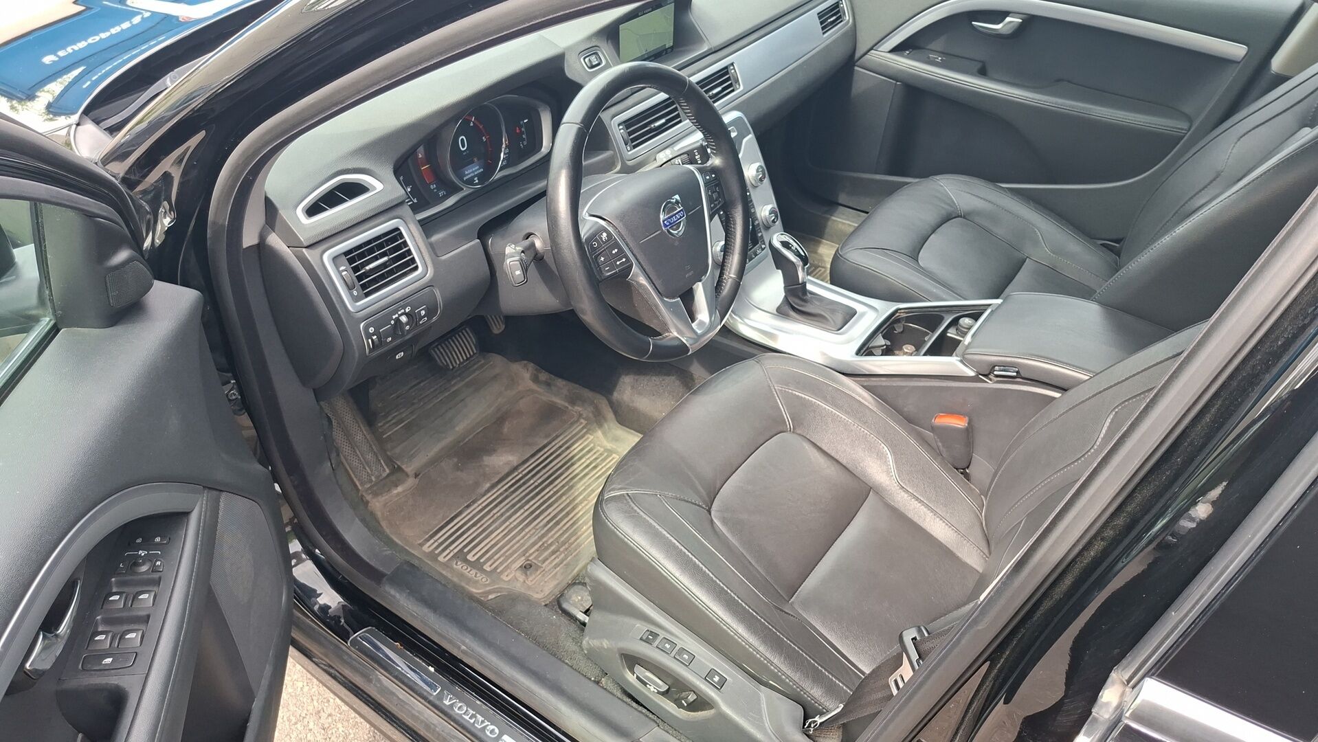 Volvo V70 2016 D4 Classic Summum aut. * Webasto / Adapt.Vakkari / Vetokoukku / Navi / Nahkasisusta / Lasikattoluukku / Muistipenkki * - * Juuri huollettu! / Merkkihuollot / Jakohihna vaihdettu *