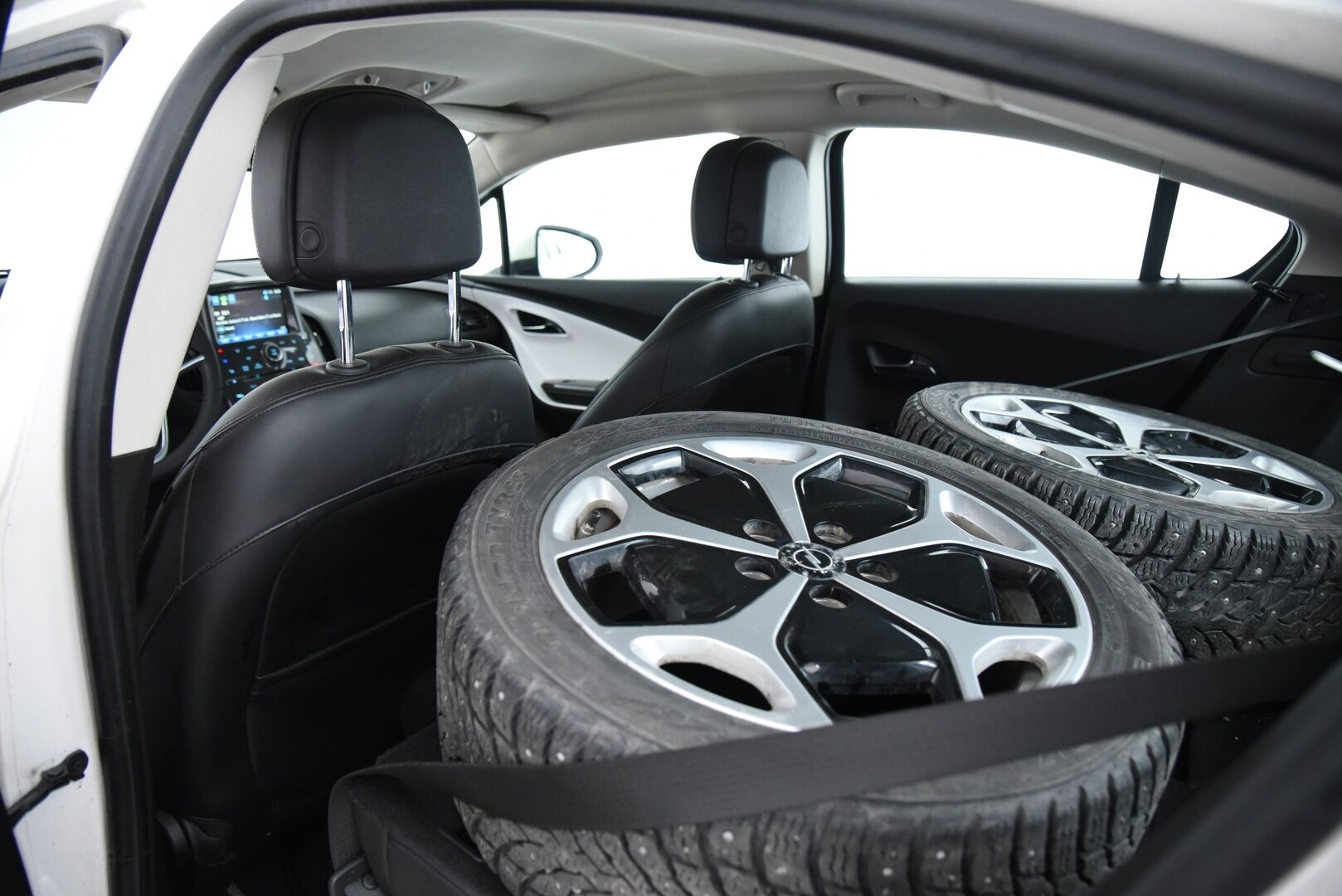 Opel Ampera 2012 5-ov Cosmo 1,4 E-REV 111kW AT / Myydään Huutokaupat.com:issa!