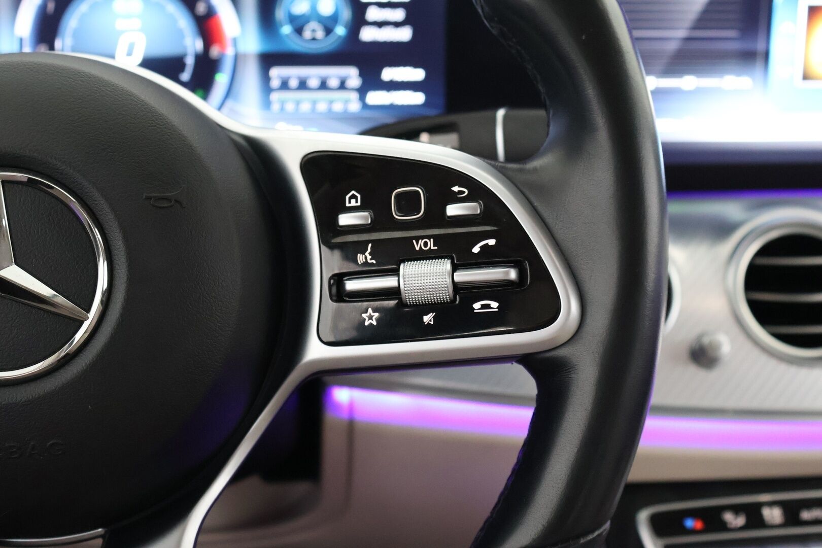 Mercedes-Benz E 2019 300 de A Business Avantgarde - Suomi-Auto | BLIS | Burmester | Multibeam LED | P. Kamera | Urheiluistuimet