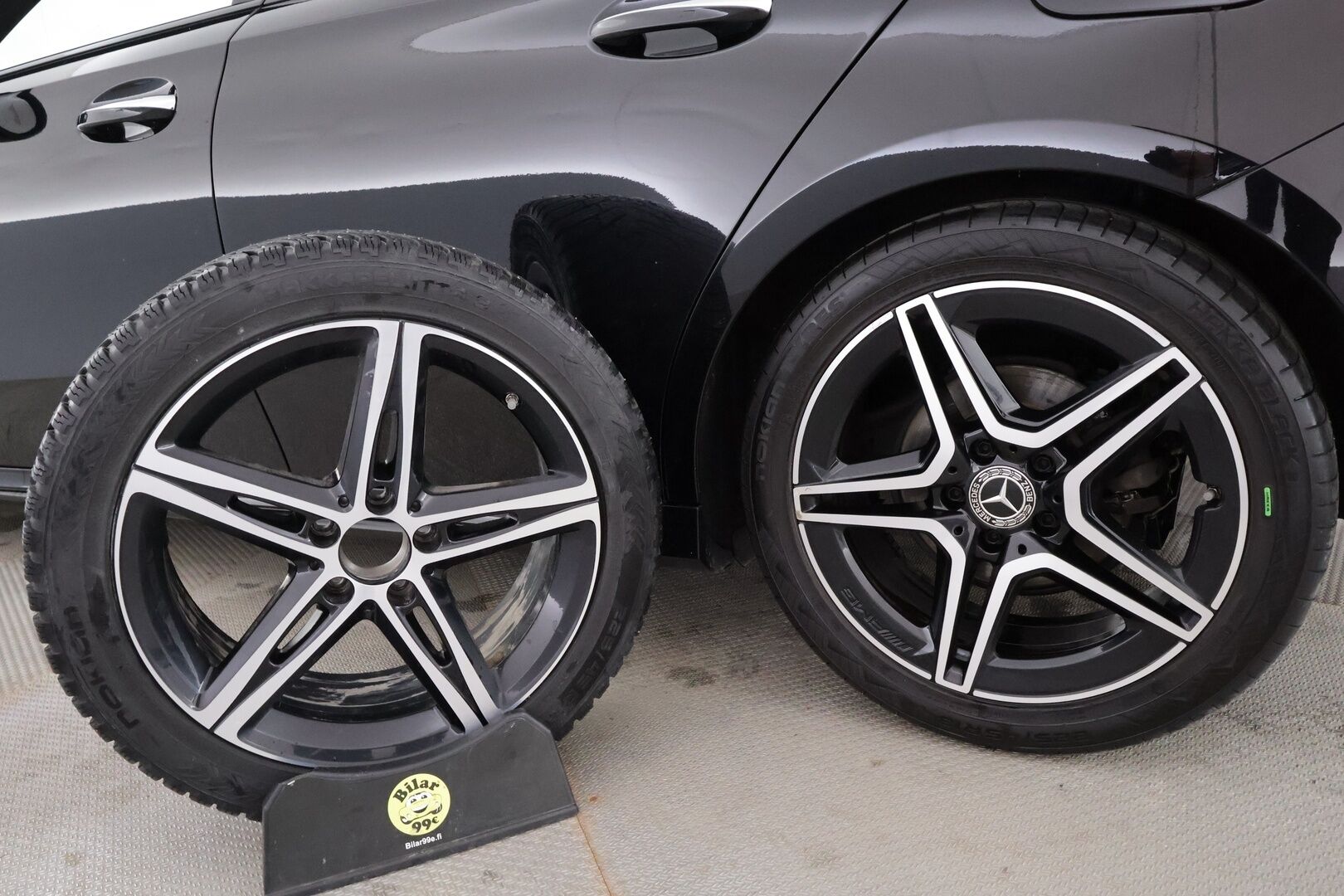 Mercedes-Benz A 2019 180 A Business AMG - | Distronic Pro | P.kamera | widescreen | Burmester | Puolinahat Sporttipenkit | LED | Suomi-auto | Kahdet Renkaat |