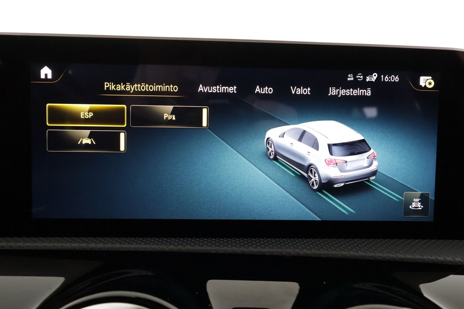 Mercedes-Benz A 2019 180 A Business AMG - | Distronic Pro | P.kamera | widescreen | Burmester | Puolinahat Sporttipenkit | LED | Suomi-auto | Kahdet Renkaat |