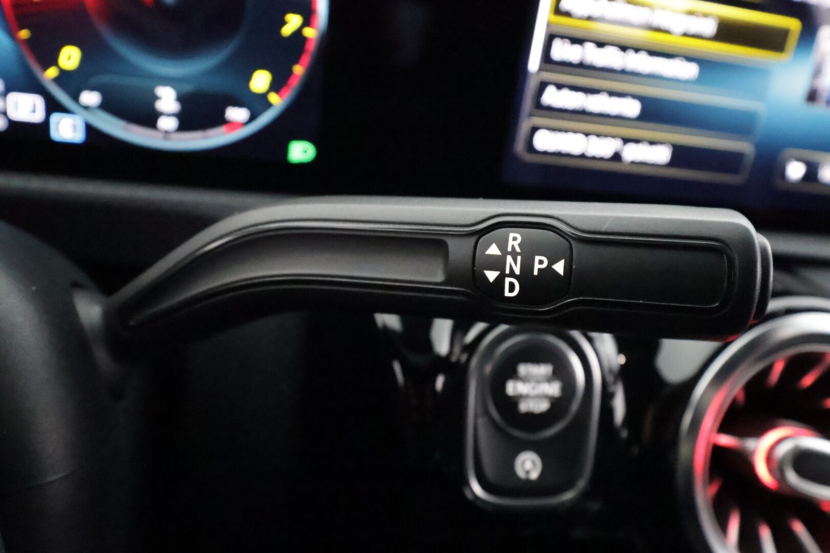 Mercedes-Benz A 2019 180 A Business AMG - | Distronic Pro | P.kamera | widescreen | Burmester | Puolinahat Sporttipenkit | LED | Suomi-auto | Kahdet Renkaat |