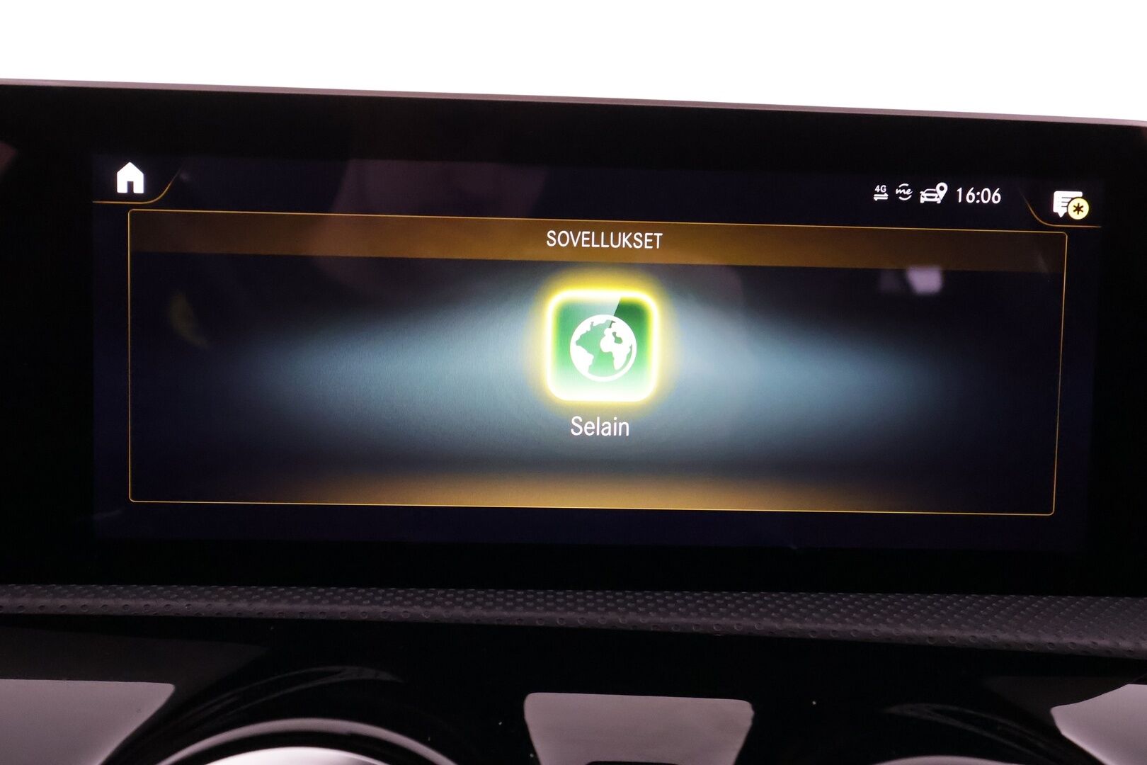 Mercedes-Benz A 2019 180 A Business AMG - | Distronic Pro | P.kamera | widescreen | Burmester | Puolinahat Sporttipenkit | LED | Suomi-auto | Kahdet Renkaat |