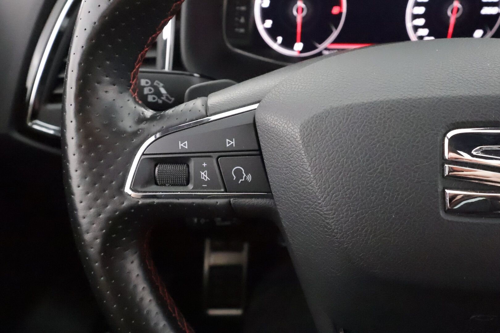 Seat Ateca 2019 2,0 TSI 190 4DRIVE FR Business DSG - | ACC | Webasto | LED | Beats audio | P.Kamera | Digimittaristo | Apple&Android | Suomi-auto | Kahdet Renkaat |
