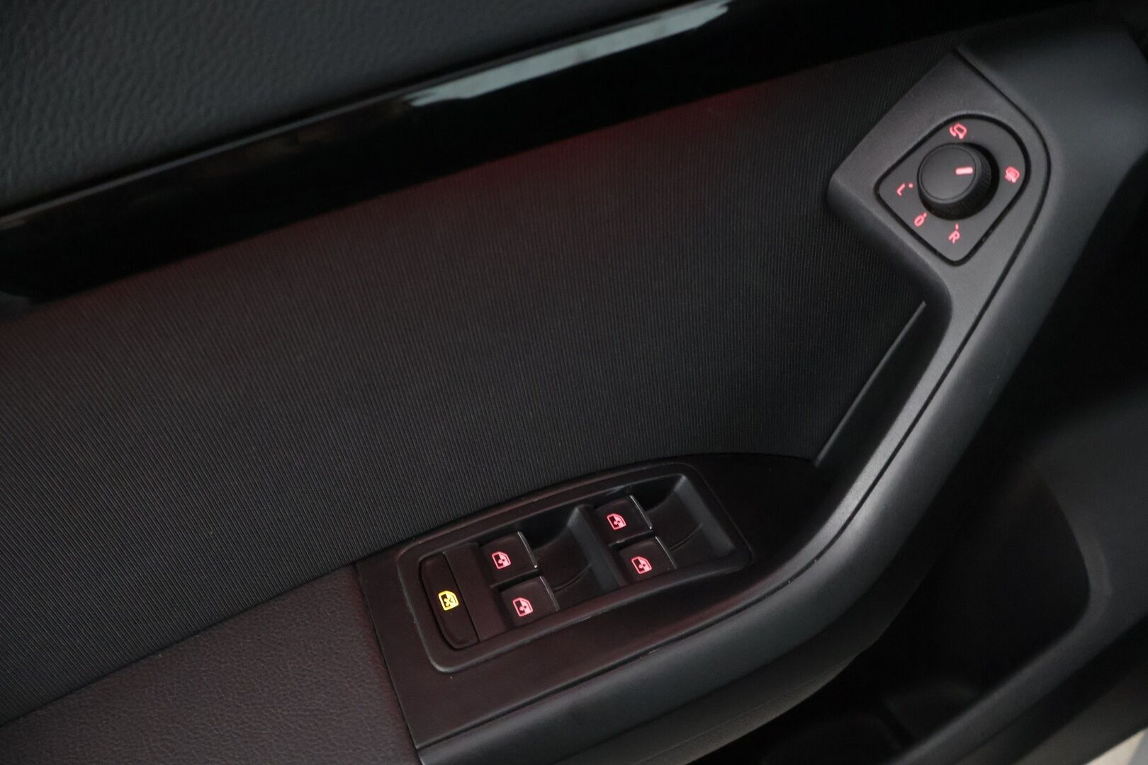 Seat Ateca 2019 2,0 TSI 190 4DRIVE FR Business DSG*Webasto / Digimittaristo / Panoraama / Beats audio / ACC / BLIS / Peruutuskamera* - *Huippuvarusteet / Suomi-auto / 2x renkaat ja vanteet*