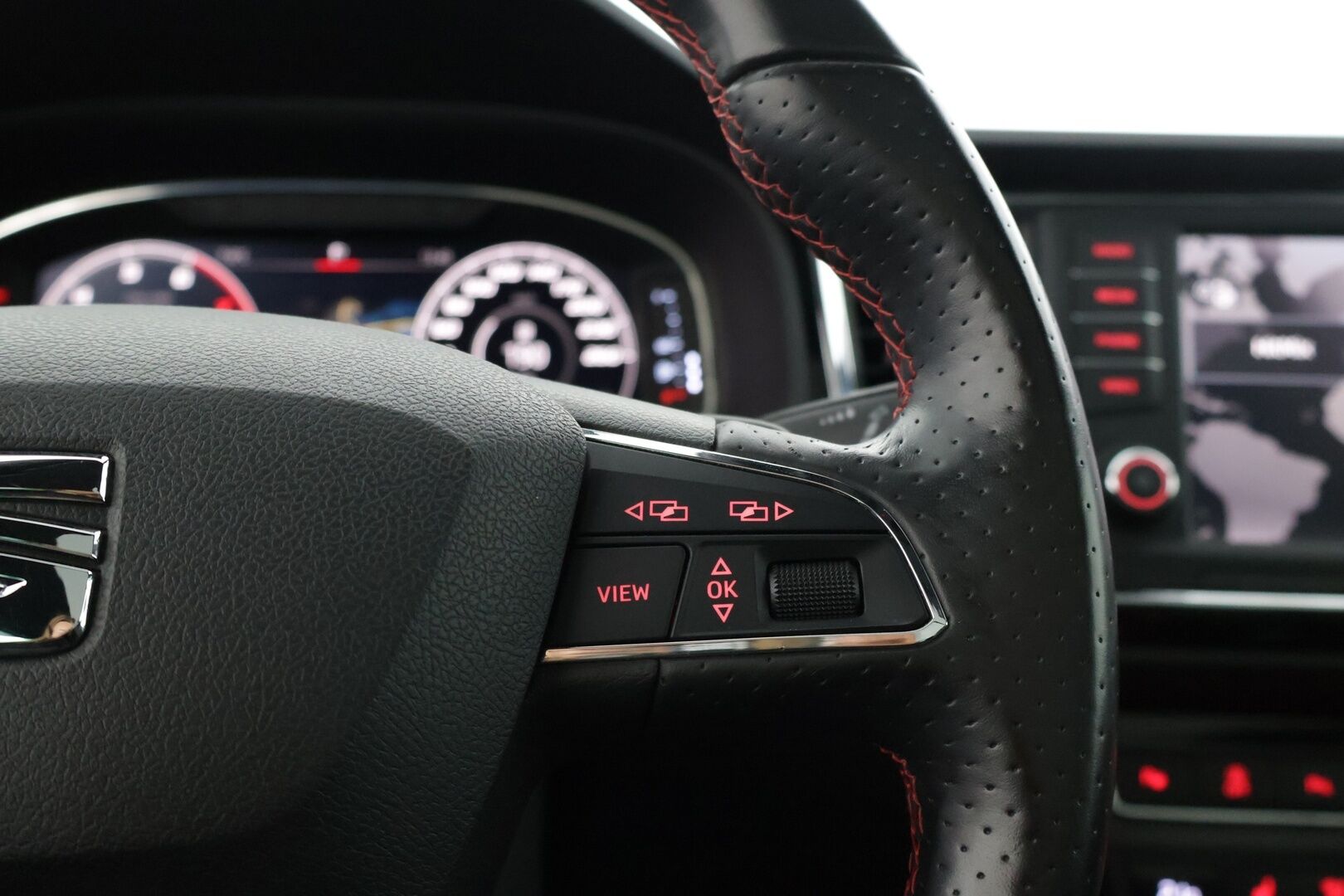 Seat Ateca 2019 2,0 TSI 190 4DRIVE FR Business DSG*Webasto / Digimittaristo / Panoraama / Beats audio / ACC / BLIS / Peruutuskamera* - *Huippuvarusteet / Suomi-auto / 2x renkaat ja vanteet*