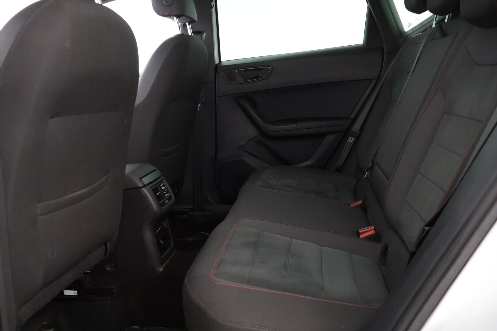 Seat Ateca 2019 2,0 TSI 190 4DRIVE FR Business DSG*Webasto / Digimittaristo / Panoraama / Beats audio / ACC / BLIS / Peruutuskamera* - *Huippuvarusteet / Suomi-auto / 2x renkaat ja vanteet*