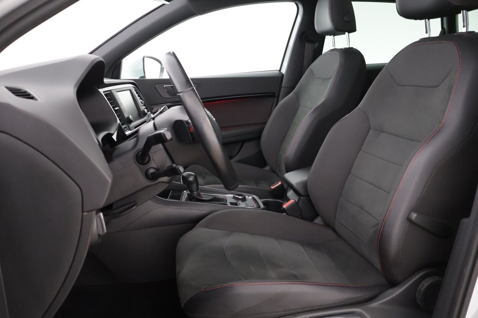 Seat Ateca 2019 2,0 TSI 190 4DRIVE FR Business DSG*Webasto / Digimittaristo / Panoraama / Beats audio / ACC / BLIS / Peruutuskamera* - *Huippuvarusteet / Suomi-auto / 2x renkaat ja vanteet*