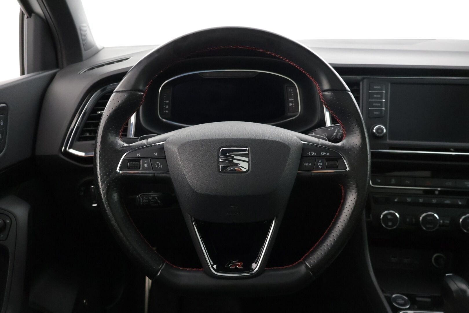 Seat Ateca 2019 2,0 TSI 190 4DRIVE FR Business DSG*Webasto / Digimittaristo / Panoraama / Beats audio / ACC / BLIS / Peruutuskamera* - *Huippuvarusteet / Suomi-auto / 2x renkaat ja vanteet*