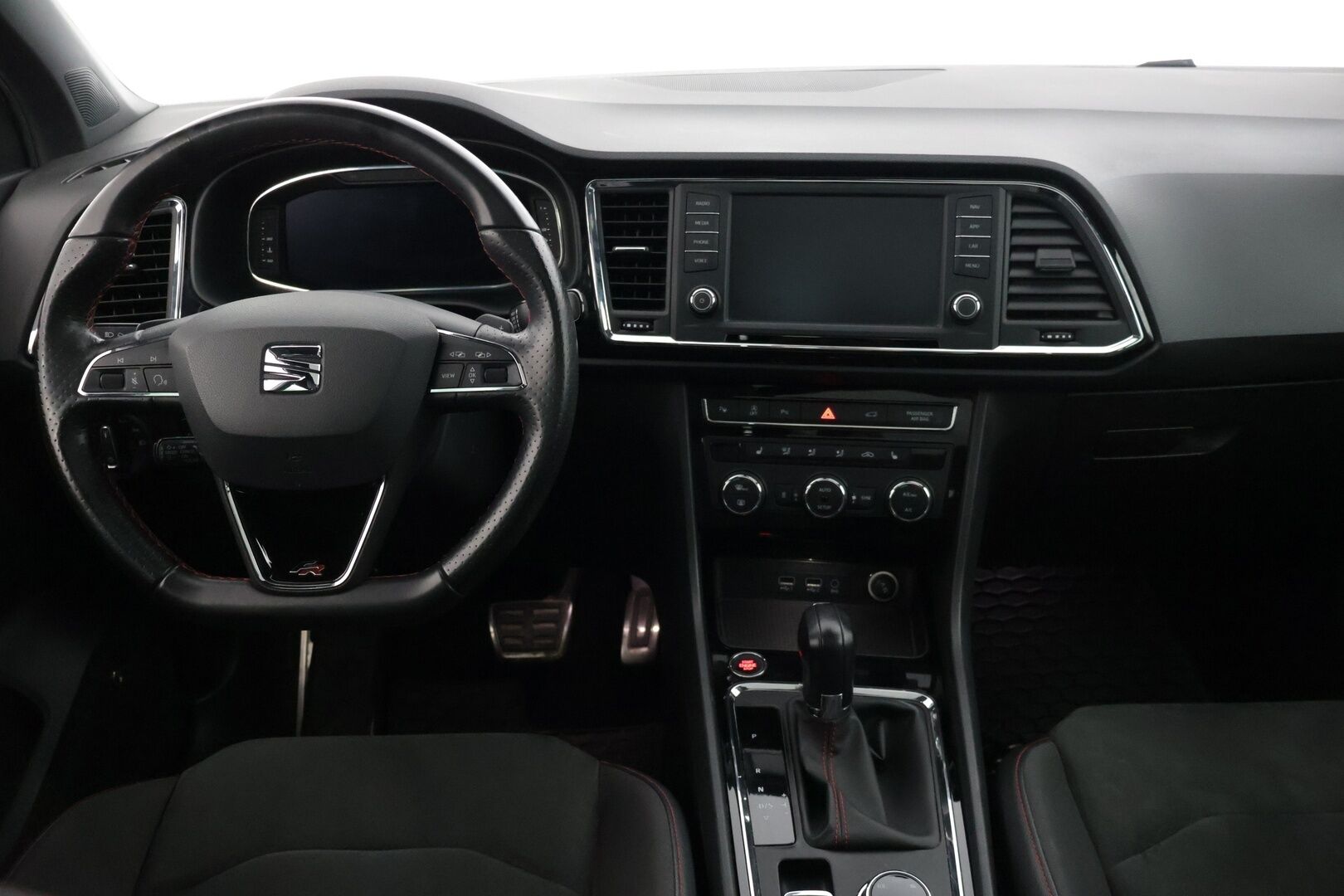 Seat Ateca 2019 2,0 TSI 190 4DRIVE FR Business DSG*Webasto / Digimittaristo / Panoraama / Beats audio / ACC / BLIS / Peruutuskamera* - *Huippuvarusteet / Suomi-auto / 2x renkaat ja vanteet*