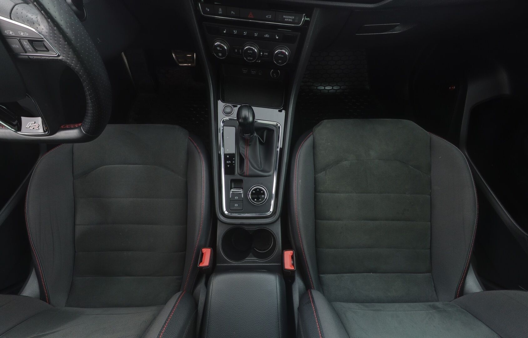 Seat Ateca 2019 2,0 TSI 190 4DRIVE FR Business DSG*Webasto / Digimittaristo / Panoraama / Beats audio / ACC / BLIS / Peruutuskamera* - *Huippuvarusteet / Suomi-auto / 2x renkaat ja vanteet*