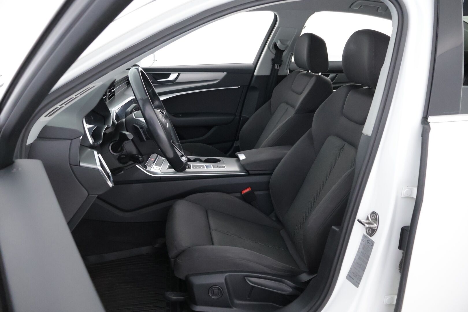 Audi A6 2019 Sedan Business Sport 40 TDI MHEV quattro S tronic - Webasto | Vetokoukku | Adapt.LED | 360-Kamera | 4-Alue AC | Sporttipenkit | Matrix LED