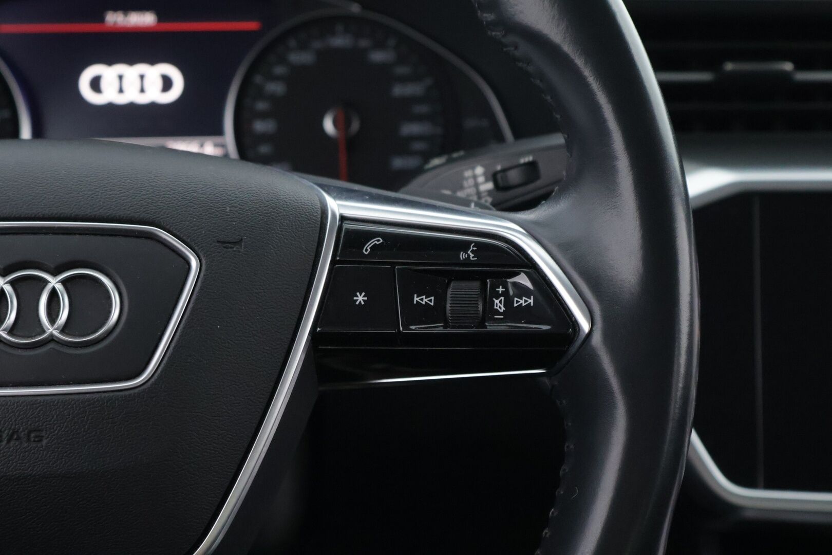 Audi A6 2019 Sedan Business Sport 40 TDI MHEV quattro S tronic - Webasto | Vetokoukku | Adapt.LED | 360-Kamera | 4-Alue AC | Sporttipenkit | Matrix LED