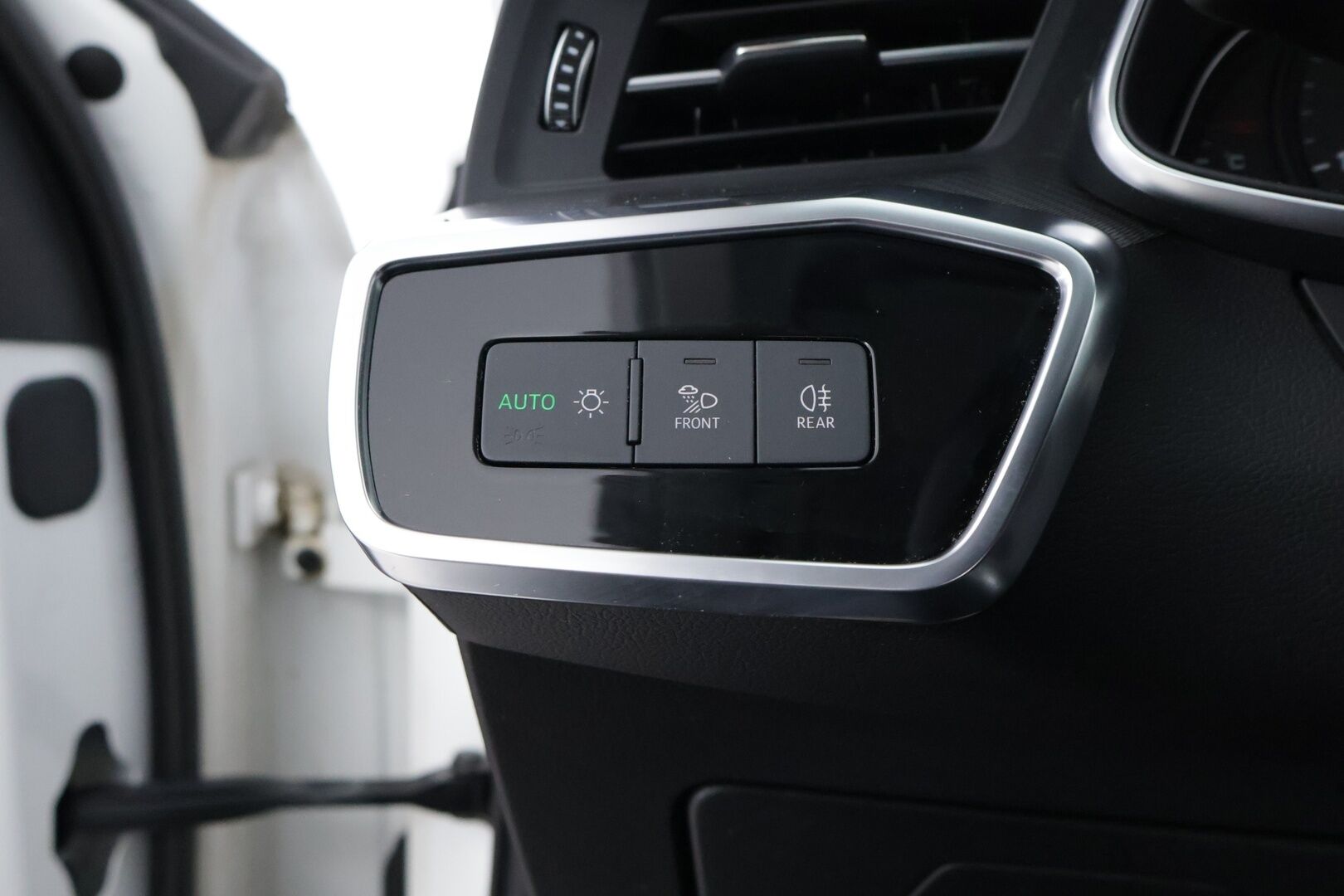 Audi A6 2019 Sedan Business Sport 40 TDI MHEV quattro S tronic - Webasto | Vetokoukku | Adapt.LED | 360-Kamera | 4-Alue AC | Sporttipenkit | Matrix LED