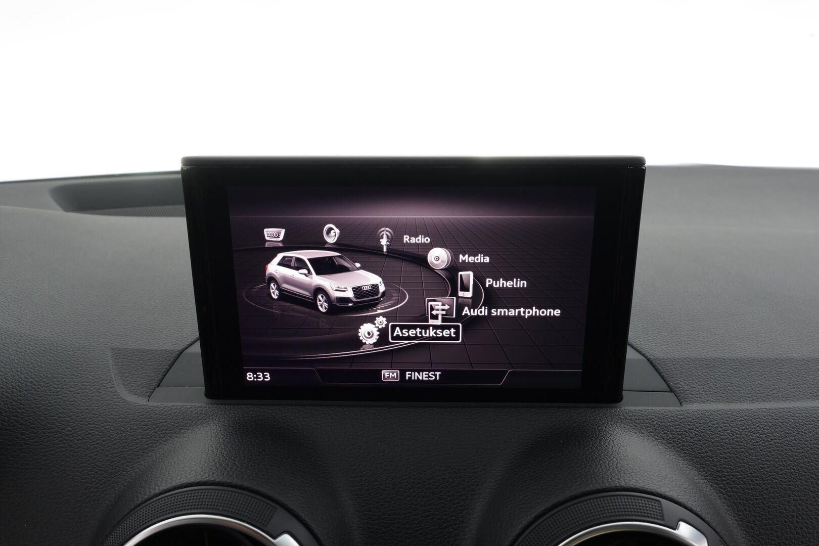 Audi Q2 2019 Business Sport 35 TFSI 110 kW S tronic * ACC / P.kamera / B&O / LED / Lohkolämmitin / KeylessGo / Sähköluukku * - Lasikattoluukku / Kahdet renkaat aluvanteilla - HULLU BLACKWEEK KORKOTARJOUS 2,49%