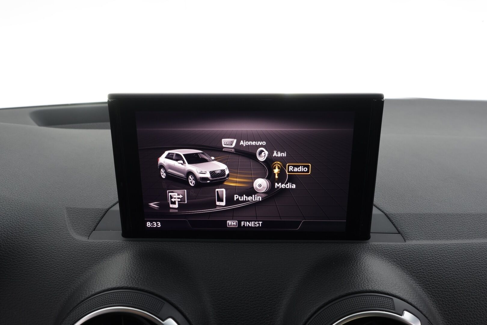 Audi Q2 2019 Business Sport 35 TFSI 110 kW S tronic * ACC / P.kamera / B&O / LED / Lohkolämmitin / KeylessGo / Sähköluukku * - Lasikattoluukku / Kahdet renkaat aluvanteilla - HULLU BLACKWEEK KORKOTARJOUS 2,49%