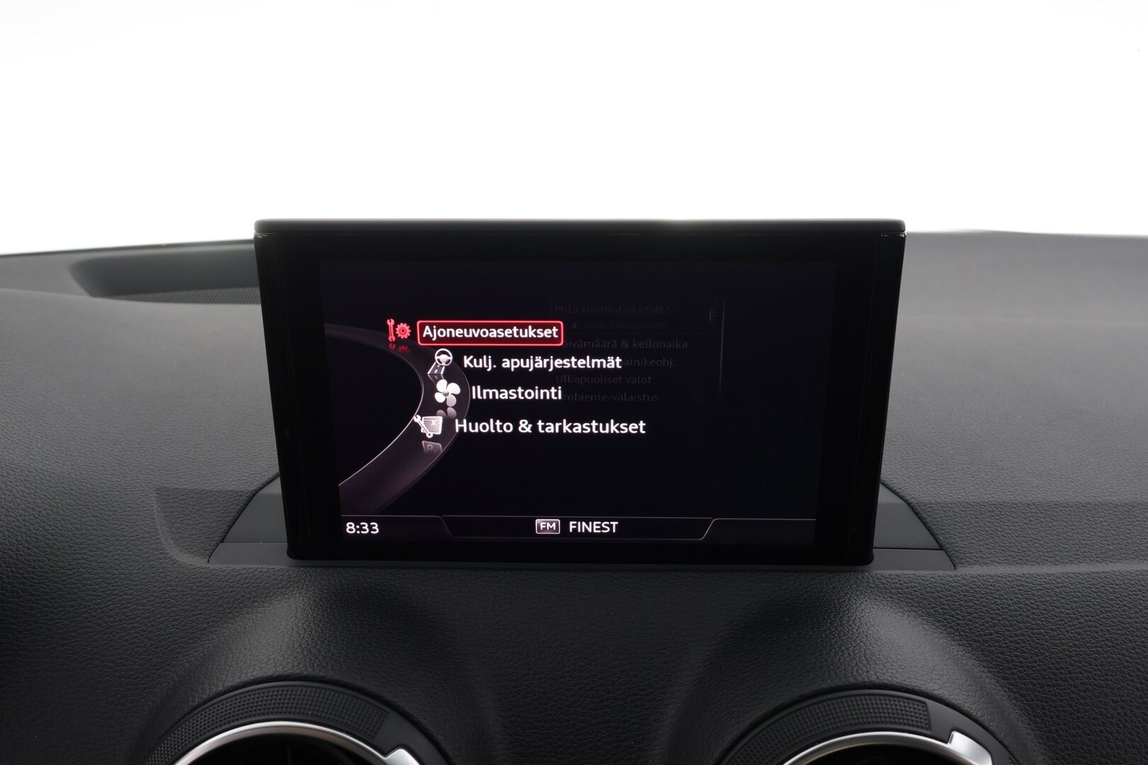 Audi Q2 2019 Business Sport 35 TFSI 110 kW S tronic * ACC / P.kamera / B&O / LED / Lohkolämmitin / KeylessGo / Sähköluukku * - Lasikattoluukku / Kahdet renkaat aluvanteilla - HULLU BLACKWEEK KORKOTARJOUS 2,49%