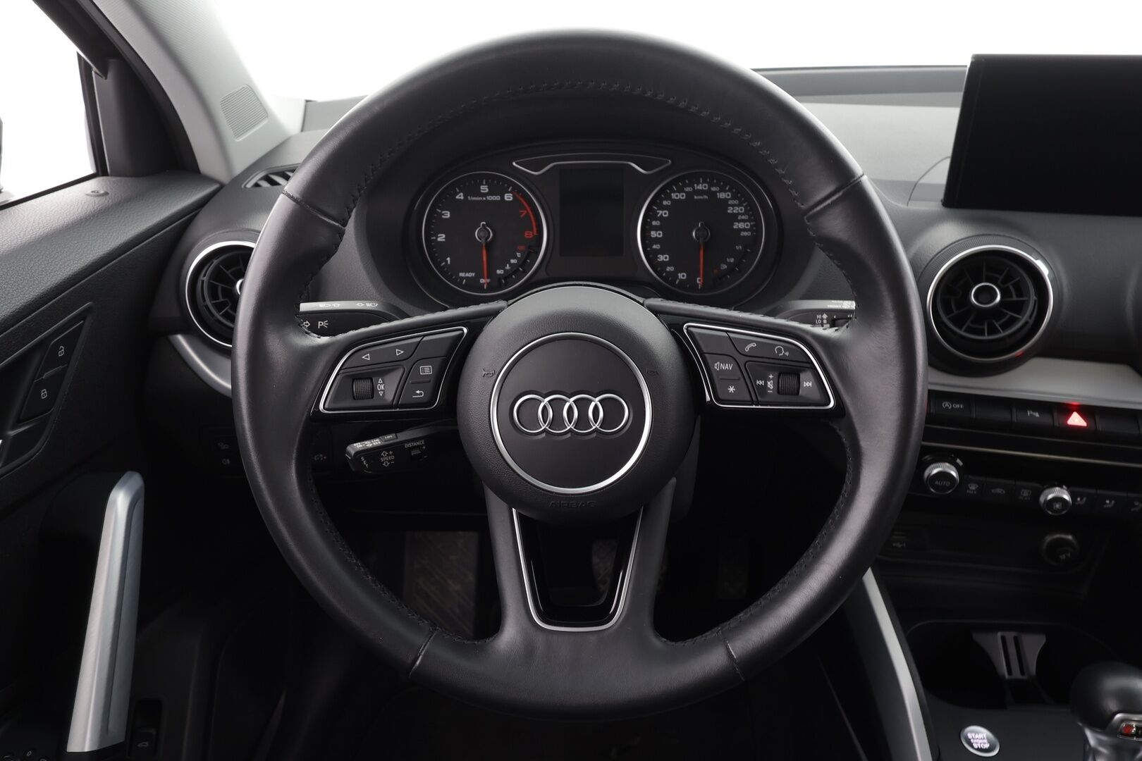 Audi Q2 2019 Business Sport 35 TFSI 110 kW S tronic * ACC / P.kamera / B&O / LED / Lohkolämmitin / KeylessGo / Sähköluukku * - Lasikattoluukku / Kahdet renkaat aluvanteilla - HULLU BLACKWEEK KORKOTARJOUS 2,49%