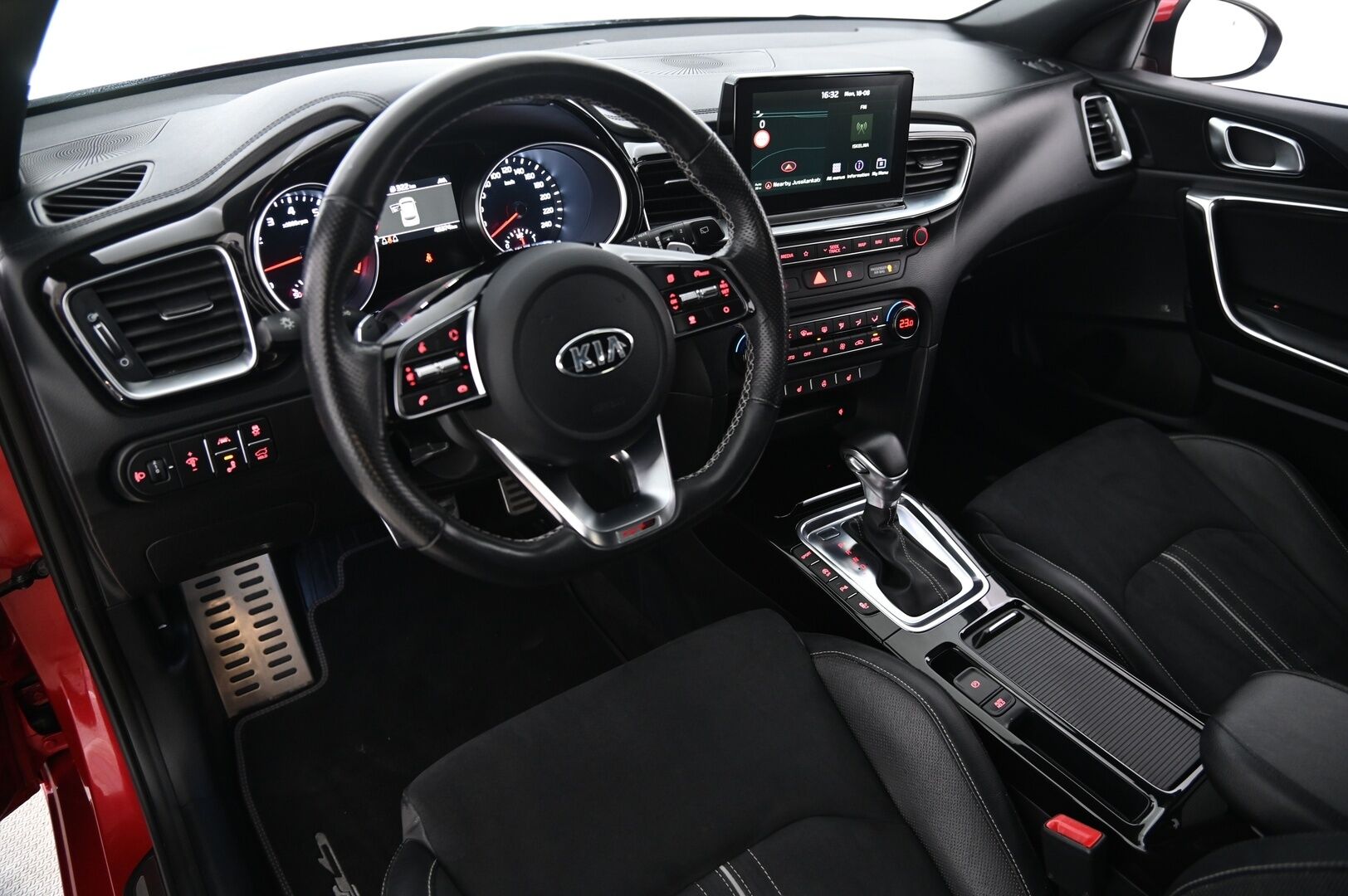 Kia Ceed 2019 1,4 T-GDI ISG 140hv GT-Line Business Premium SW DCT A/T EcoDynamics *ACC / Muistipenkki / Kattoikkuna / P.kamera / LED* - *Merkkihuollettu Suomi-auto / JBL / Lohkolämmitin sisätilanlämmittimellä*