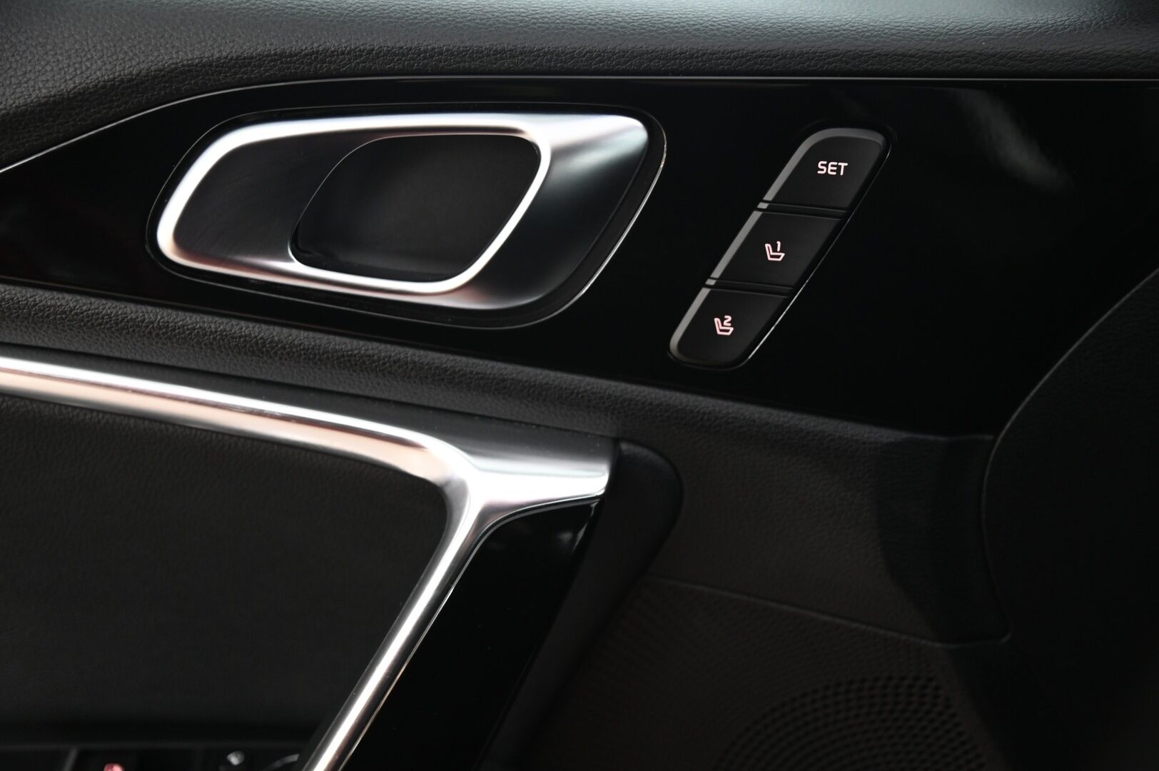 Kia Ceed 2019 1,4 T-GDI ISG 140hv GT-Line Business Premium SW DCT A/T EcoDynamics *ACC / Muistipenkki / Kattoikkuna / P.kamera / LED* - *Merkkihuollettu Suomi-auto / JBL / Lohkolämmitin sisätilanlämmittimellä* - Osta nyt, maksa vasta ensi vuonna