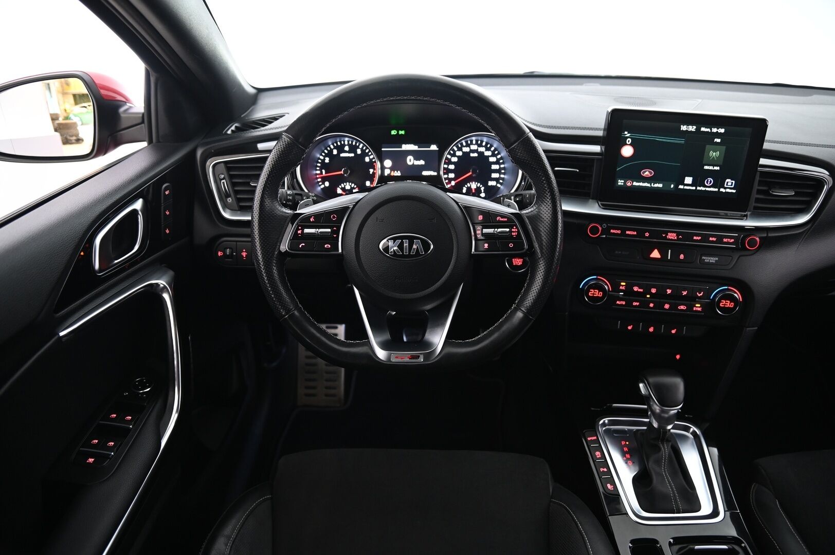 Kia Ceed 2019 1,4 T-GDI ISG 140hv GT-Line Business Premium SW DCT A/T EcoDynamics *ACC / Muistipenkki / Kattoikkuna / P.kamera / LED* - *Merkkihuollettu Suomi-auto / JBL / Lohkolämmitin sisätilanlämmittimellä*