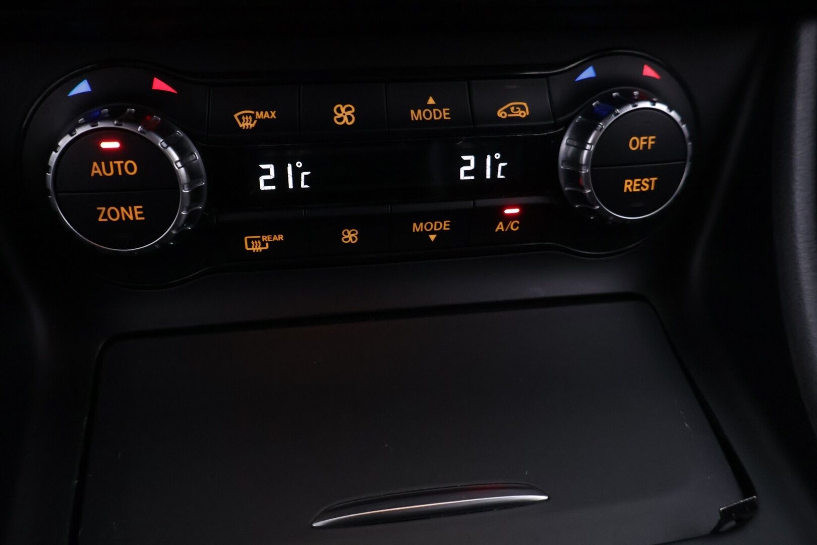 Mercedes-Benz A 2014 180 BE AMG A  *P-Kamera / Vakkari / Lohko / Aut.Ilmastointi* - *Juuri katsastettu / Juuri huollettu* - HULLUT AVAJAISHULINAT KORKOTARJOUS 3,29 %