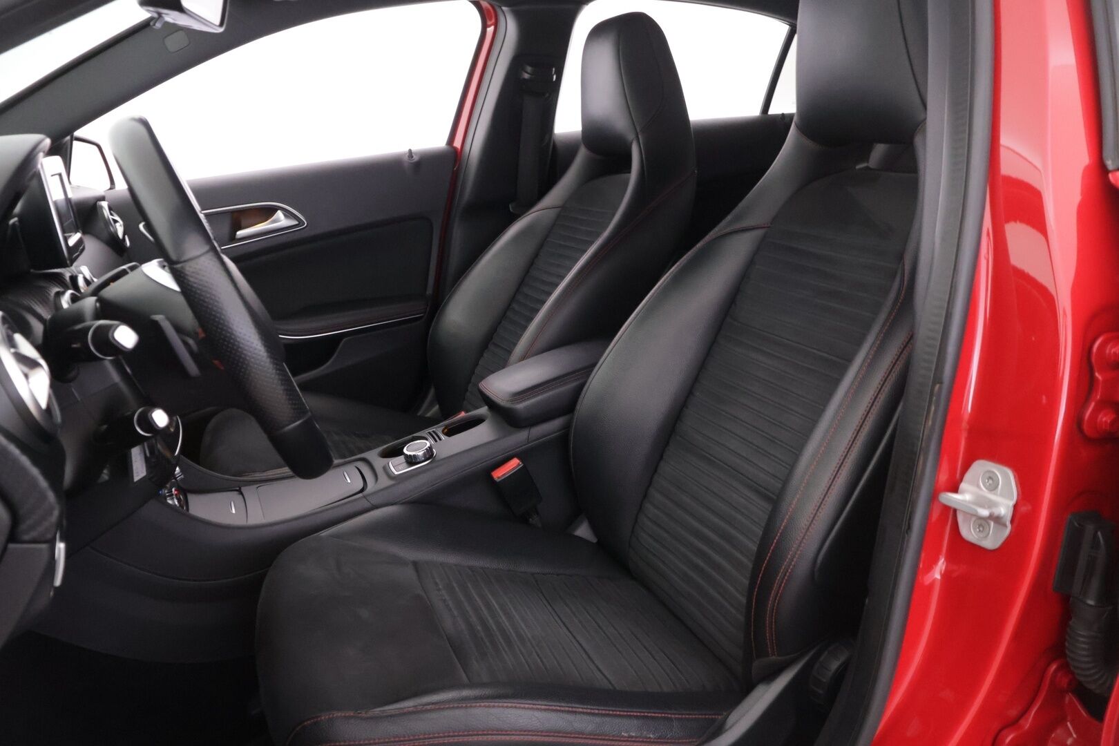 Mercedes-Benz A 2014 180 BE AMG A  *P-Kamera / Vakkari / Lohko / Aut.Ilmastointi* - *Juuri katsastettu / Juuri huollettu* - HULLUT AVAJAISHULINAT KORKOTARJOUS 3,29 %