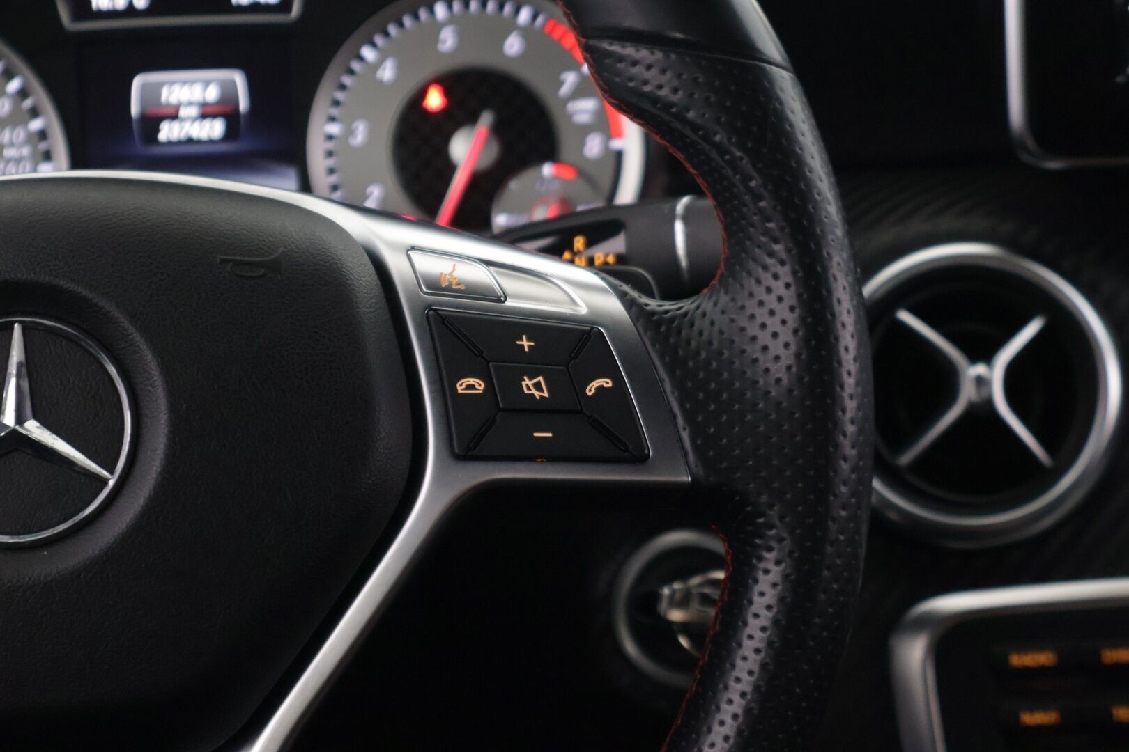 Mercedes-Benz A 2014 180 BE AMG A  *P-Kamera / Vakkari / Lohko / Aut.Ilmastointi* - *Juuri katsastettu / Juuri huollettu* - HULLUT AVAJAISHULINAT KORKOTARJOUS 3,29 %