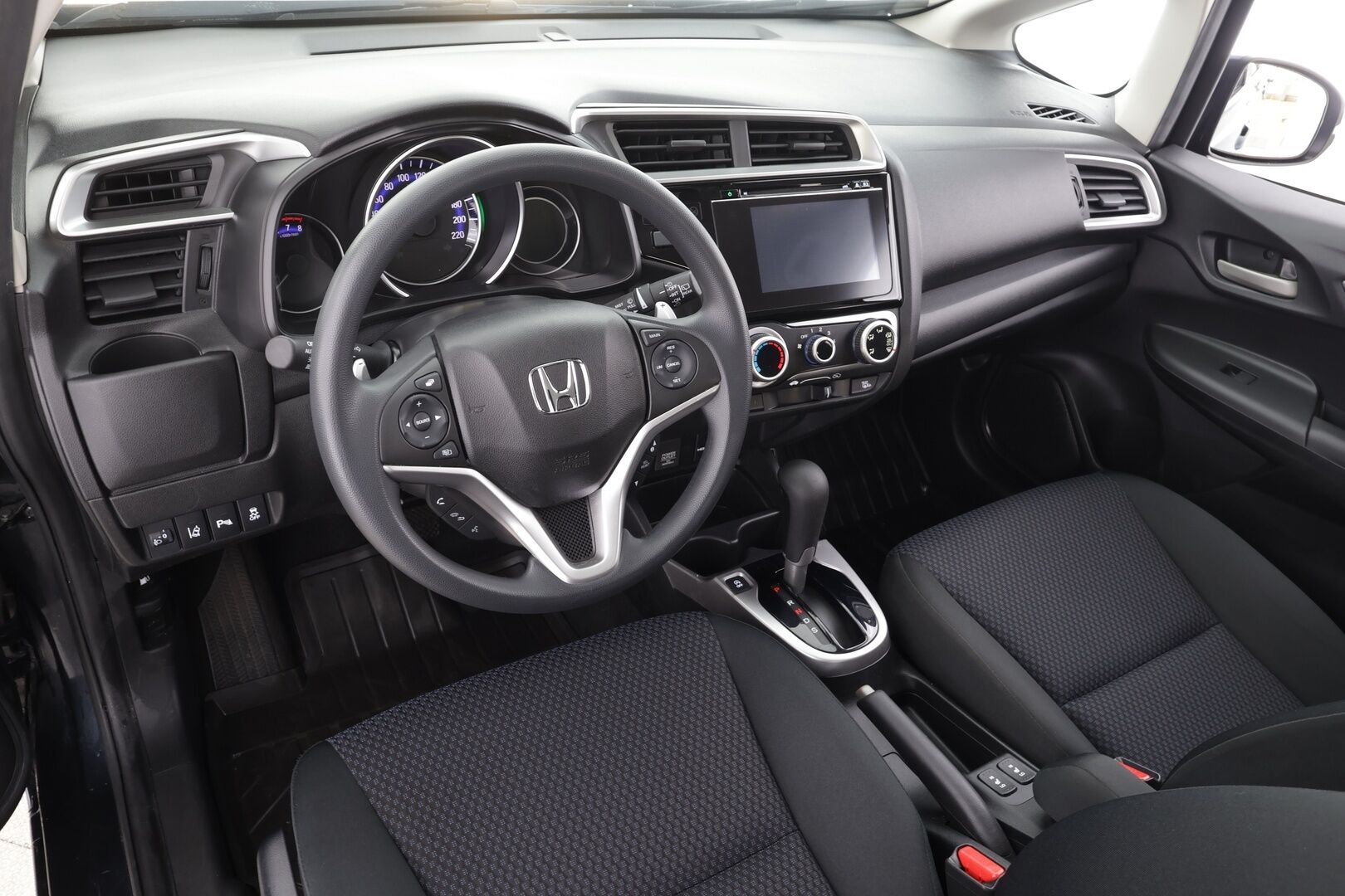 Honda Jazz 2020 1,3 Comfort CVT * Suomi-auto / Vakkari / Kaistavahti / Ilmastointi / Lohkolämmitin * - Kahdet renkaat aluvanteilla / Merkkihuollettu - HULLU BLACKWEEK KORKOTARJOUS 2,49%