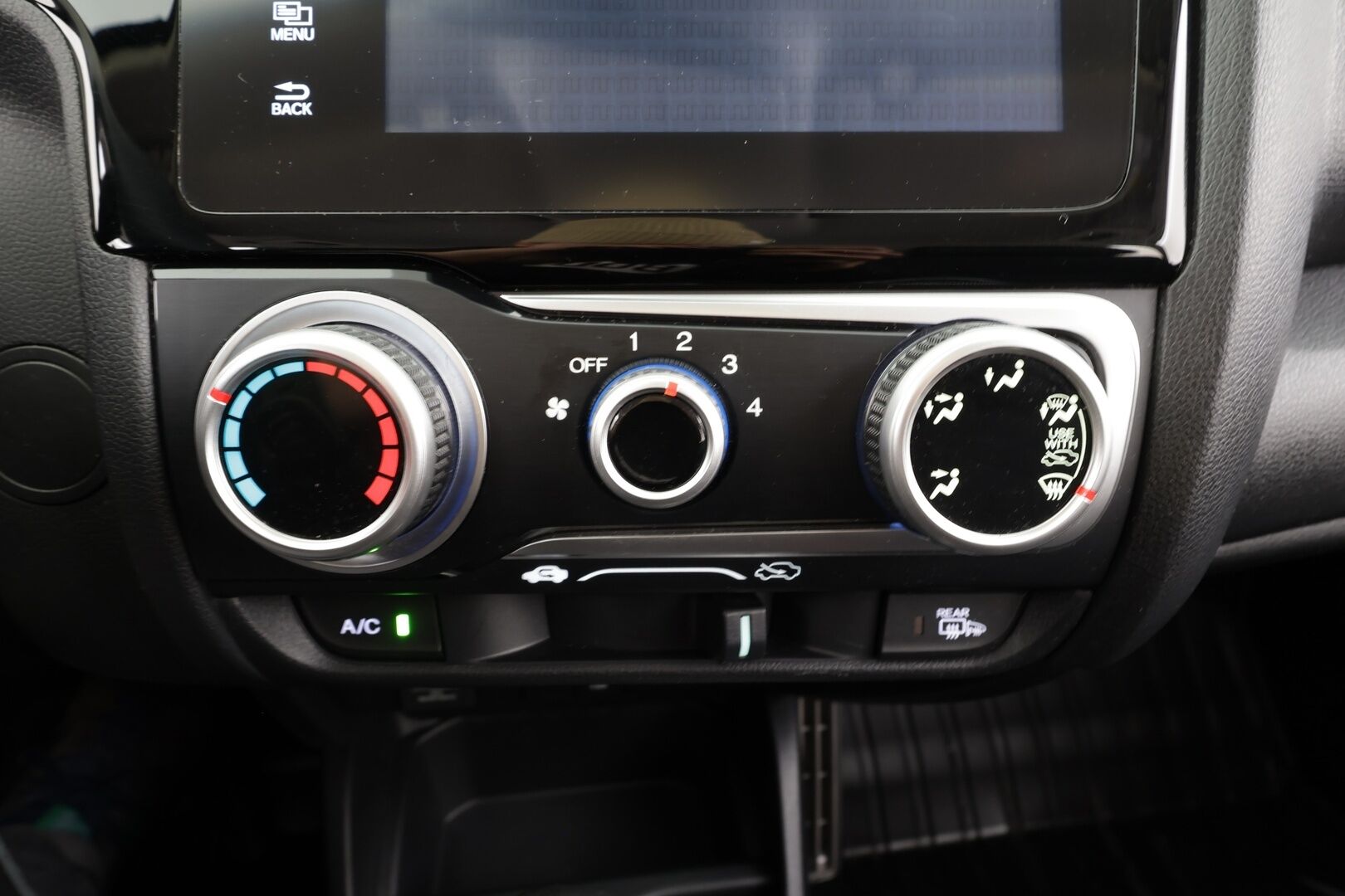 Honda Jazz 2020 1,3 Comfort CVT * Suomi-auto / Vakkari / Kaistavahti / Ilmastointi / Lohkolämmitin * - Kahdet renkaat aluvanteilla / Merkkihuollettu - HULLU BLACKWEEK KORKOTARJOUS 2,49%