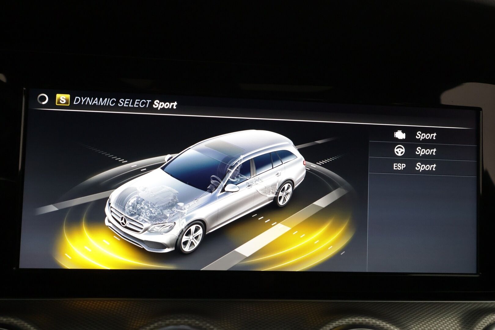 Mercedes-Benz E 2018 220 d 4Matic T A Business AMG - Burmester | Panorama | Webasto | Koukku | ACC | Multibeam | 360 | Sportpenkit | Kahdet renkaat aluvanteilla