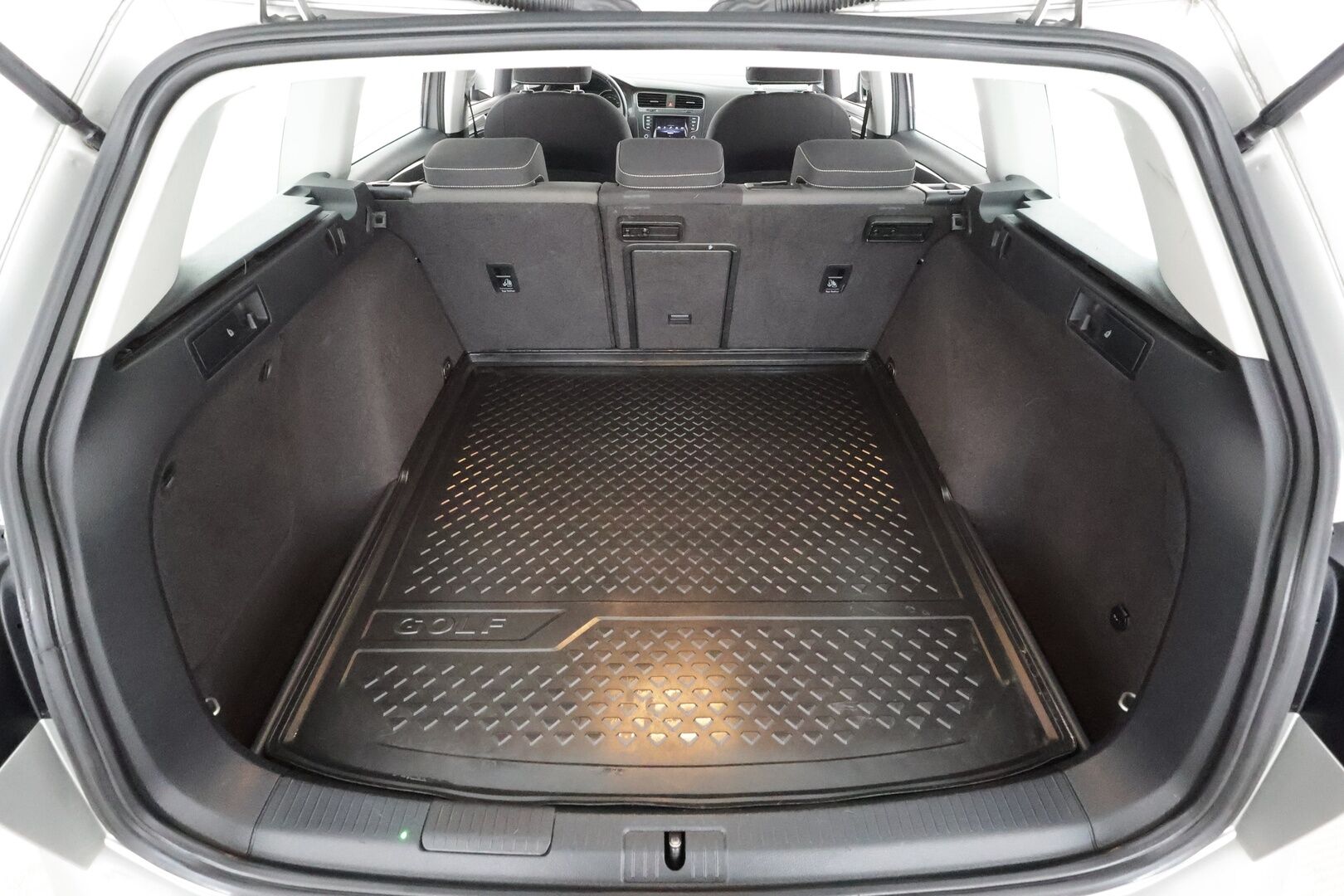 Volkswagen Golf 2015 Variant Alltrack 2,0 TDI 135 kW (184 hv) 4MOTION DSG * ACC / Xenon / Koukku / Lohko / P.kamera * - 1.Om Suomi-auto / Kahdet Renkaat