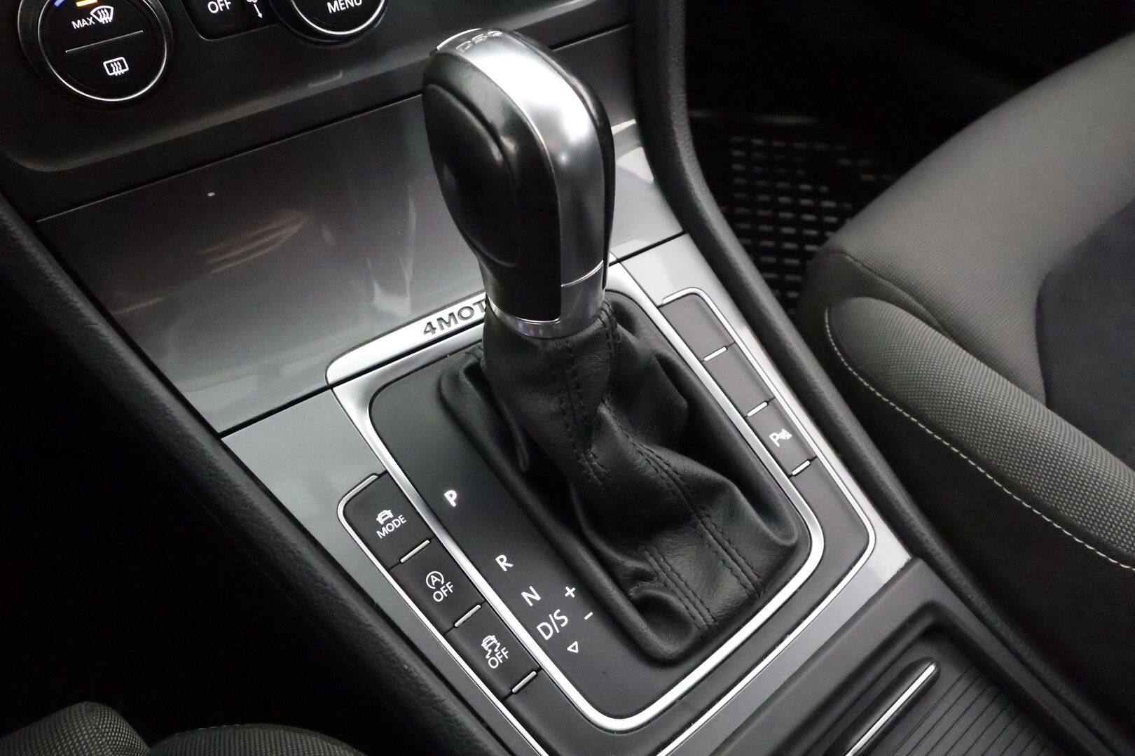 Volkswagen Golf 2015 Variant Alltrack 2,0 TDI 135 kW (184 hv) 4MOTION DSG * ACC / Xenon / Koukku / Lohko / P.kamera * - 1.Om Suomi-auto / Kahdet Renkaat