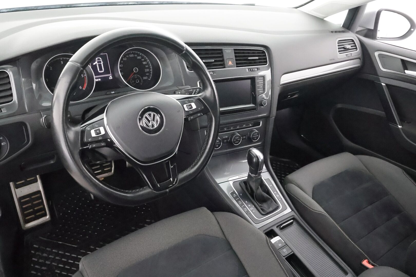 Volkswagen Golf 2015 Variant Alltrack 2,0 TDI 135 kW (184 hv) 4MOTION DSG * ACC / Xenon / Koukku / Lohko / P.kamera * - 1.Om Suomi-auto / Ei AdBlue / Kahdet renkaat alumiinivanteilla!