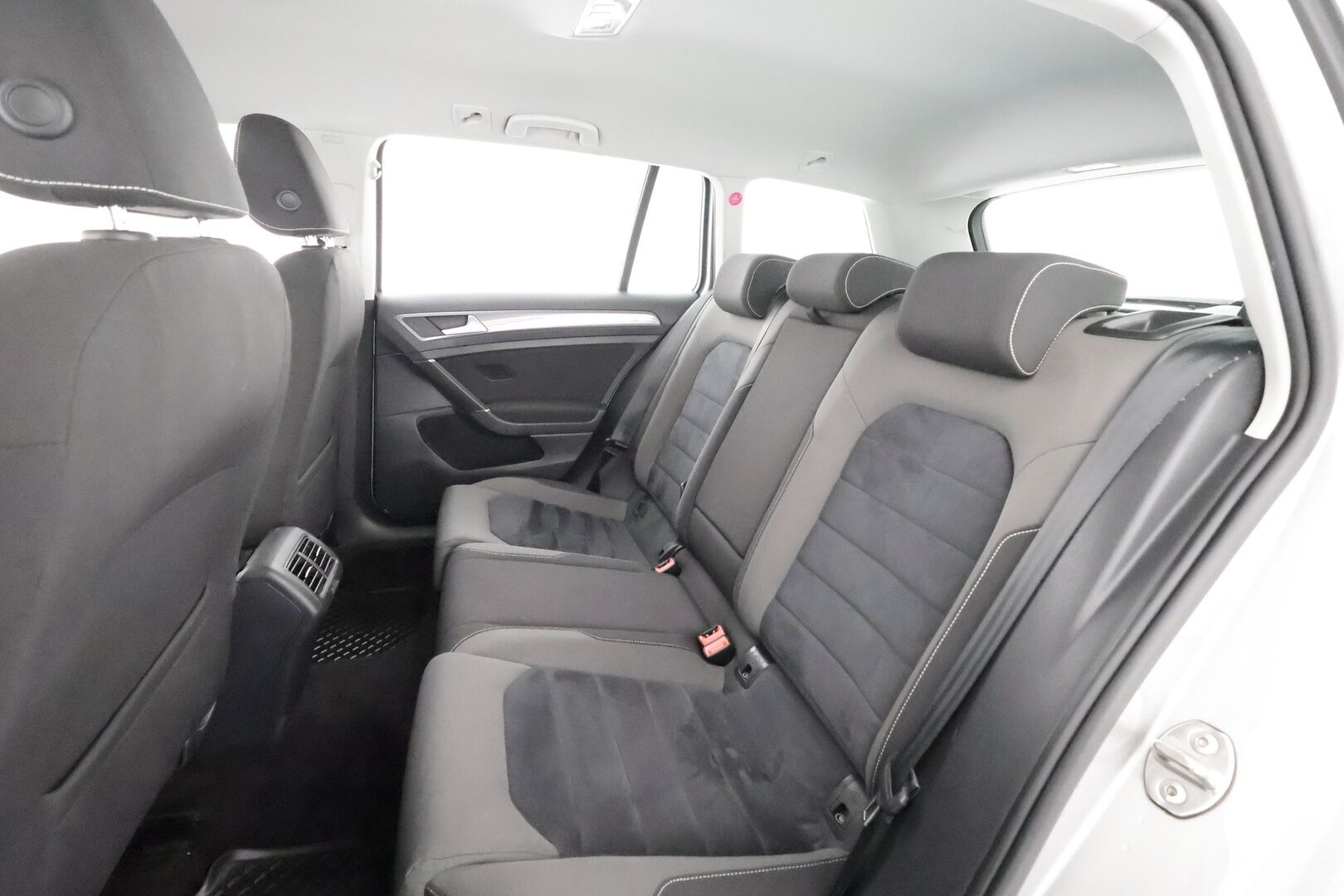Volkswagen Golf 2015 Variant Alltrack 2,0 TDI 135 kW (184 hv) 4MOTION DSG * ACC / Xenon / Koukku / Lohko / P.kamera * - 1.Om Suomi-auto / Ei AdBlue / Kahdet renkaat alumiinivanteilla!