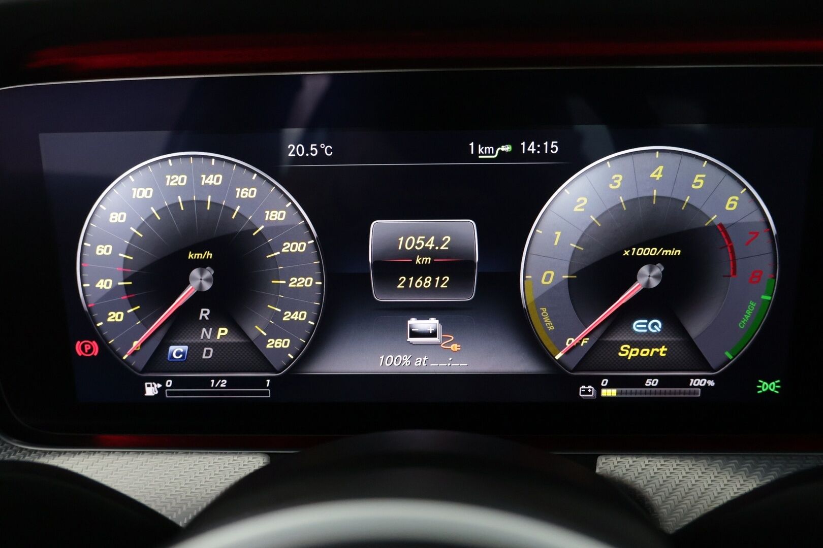 Mercedes-Benz E 2019 300 e A Business Avantgarde Edition EQ Power - Suomi-auto / LED High Performance / Widescreen / Navi / BLIS / Apple & Android / Ambient / Puolinahat / Koukku