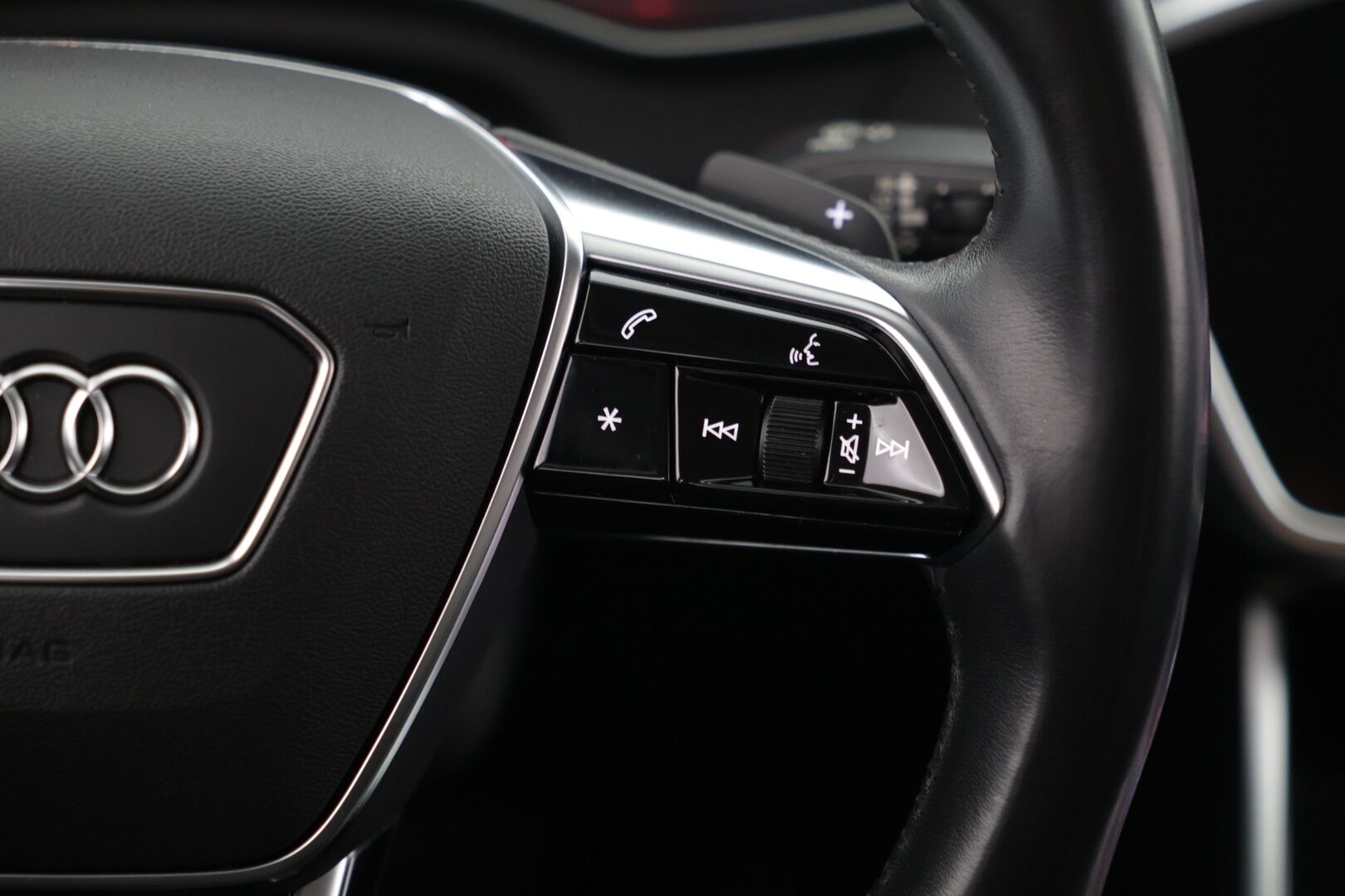 Audi A6 2019 Sedan Business Sport 40 TDI MHEV quattro S tronic * Webasto / Vakkari / Matrix-LED / P.kamera / Sportpenkit / Keyless / Vetokoukku * - Todella näyttävä / Upeat vanteet / Huippusiisti!