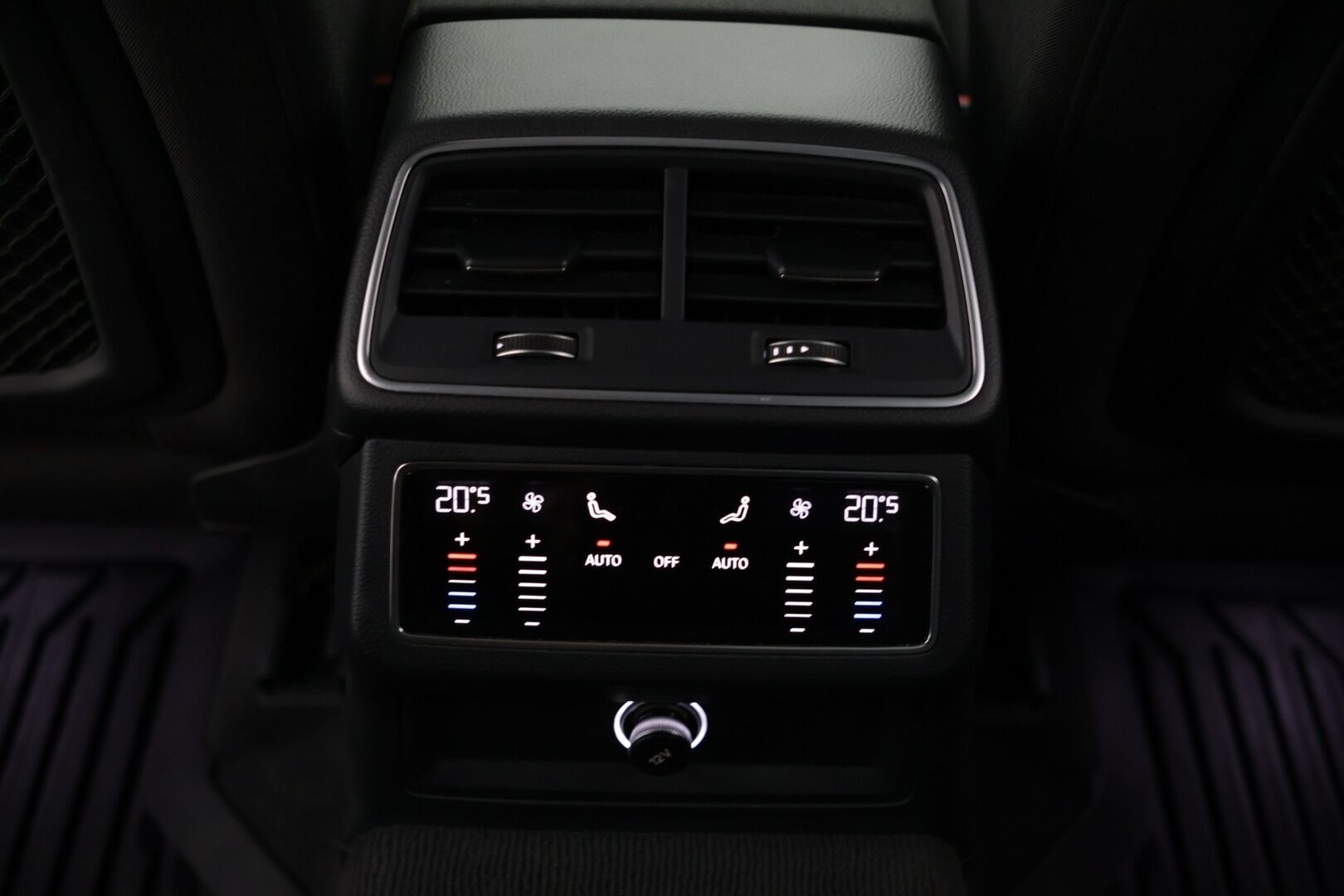 Audi A6 2019 Sedan Business Sport 40 TDI MHEV quattro S tronic * Webasto / Vakkari / Matrix-LED / P.kamera / Sportpenkit / Keyless / Vetokoukku * - Todella näyttävä / Upeat vanteet / Huippusiisti!