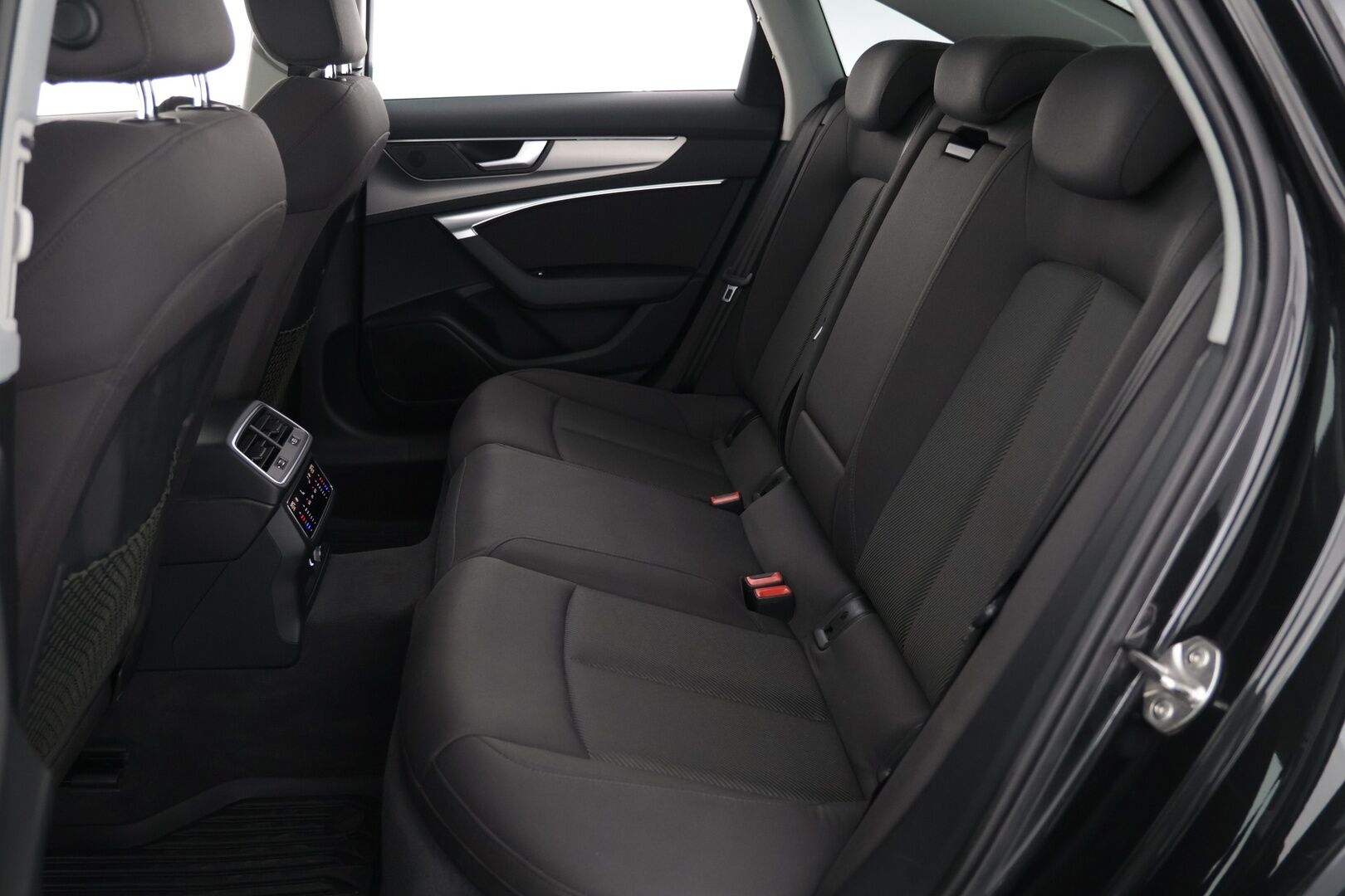 Audi A6 2019 Sedan Business Sport 40 TDI MHEV quattro S tronic * Webasto / Vakkari / Matrix-LED / P.kamera / Sportpenkit / Keyless / Vetokoukku * - Todella näyttävä / Upeat vanteet / Huippusiisti!