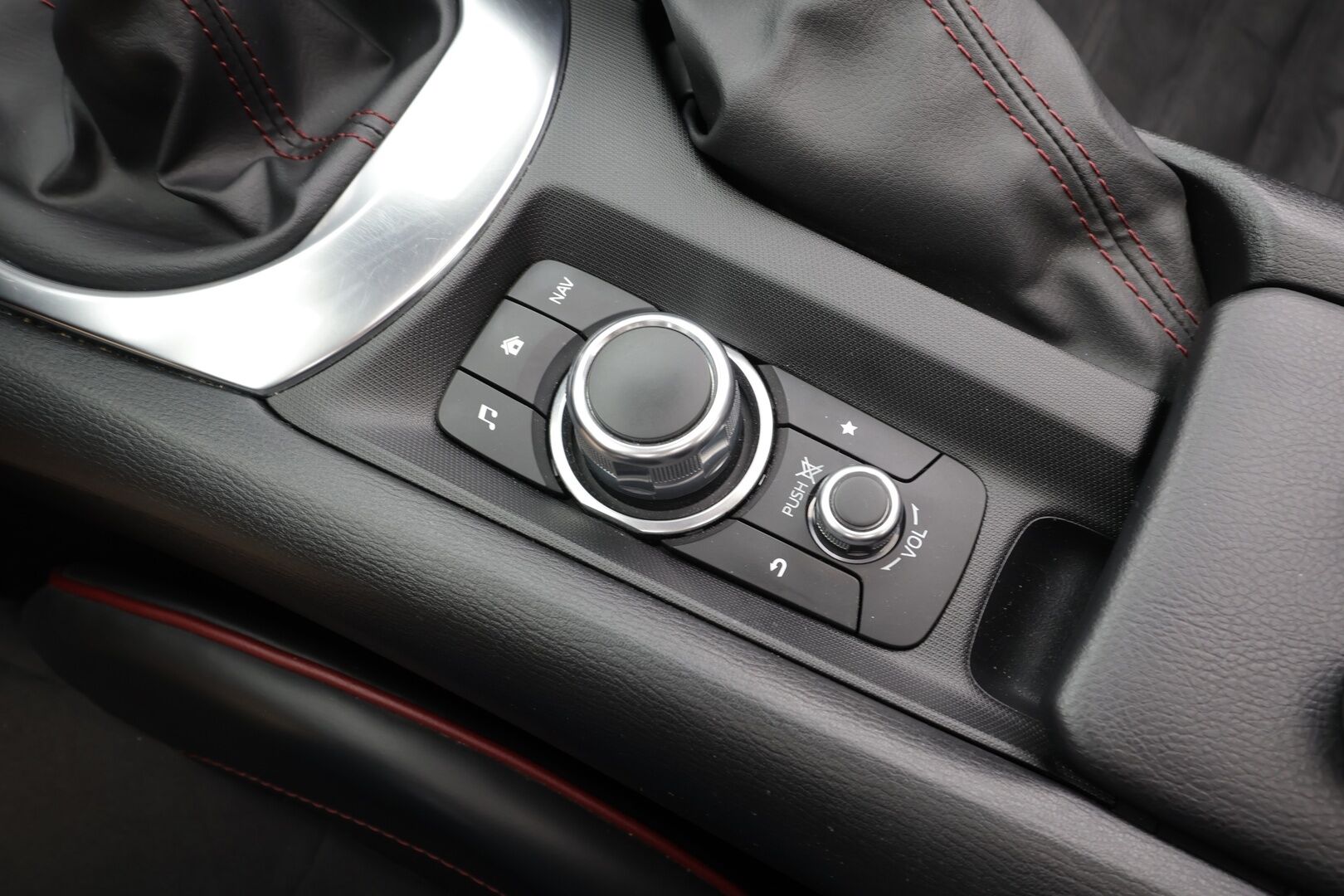 Mazda MX-5 2017 RF 2.0 SKYACTIV-G - | Kovakatto | Recaro | Bilstein alustasarja | Nahka-alcantara | Mureat äänet | LED | BSM | Kaistavahti | Navi | BT | Keyless | Vakkari | 2x renkaat aluin | 