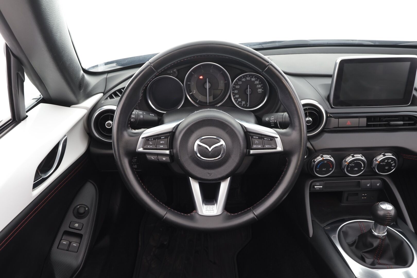Mazda MX-5 2017 RF 2.0 SKYACTIV-G - | Kovakatto | Recaro | Bilstein alustasarja | Nahka-alcantara | Mureat äänet | LED | BSM | Kaistavahti | Navi | BT | Keyless | Vakkari | 2x renkaat aluin | 