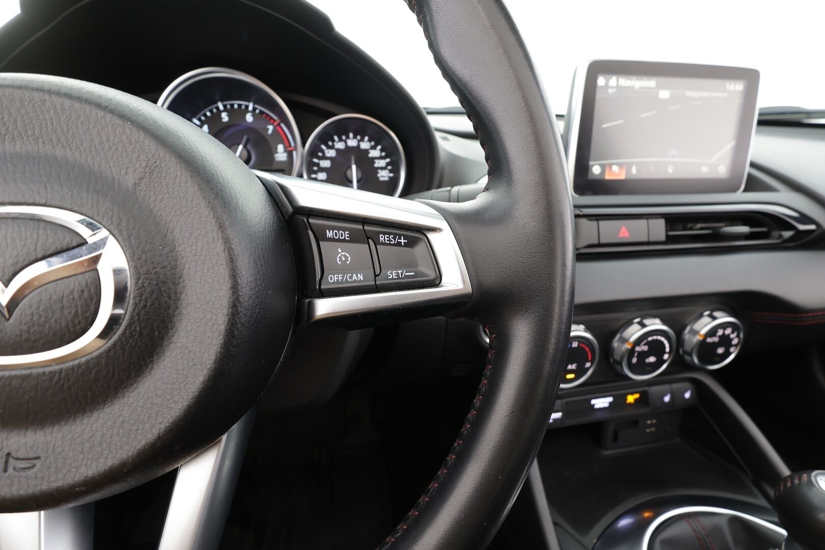 Mazda MX-5 2017 RF 2.0 SKYACTIV-G - | Kovakatto | Recaro | Bilstein alustasarja | Nahka-alcantara | Mureat äänet | LED | BSM | Kaistavahti | Navi | BT | Keyless | Vakkari | 2x renkaat aluin | 