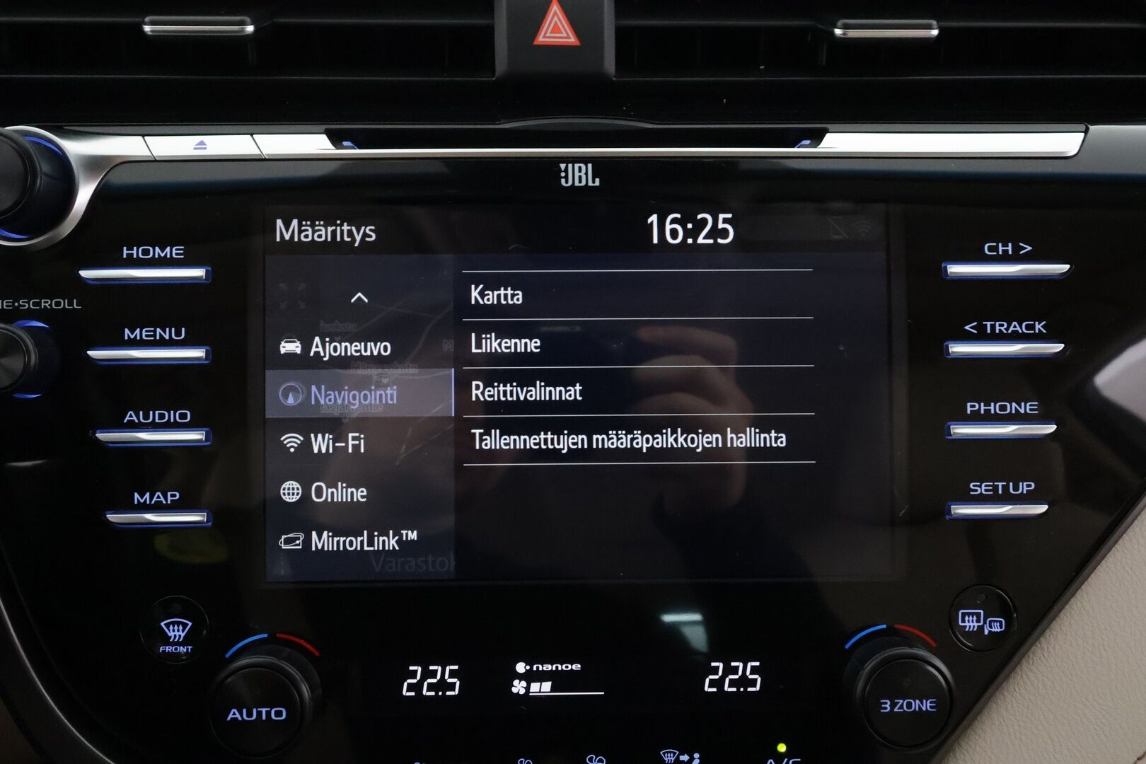 Toyota Camry 2019 2,5 Hybrid Premium Business - | ACC | Polttoainelämmitin | HUD | JBL | Sähkönahat | Navi | Keyless | P.kamera | Ohjausapu | BSM | RSA | Merkkihuollot | 2x renkaat aluin | 