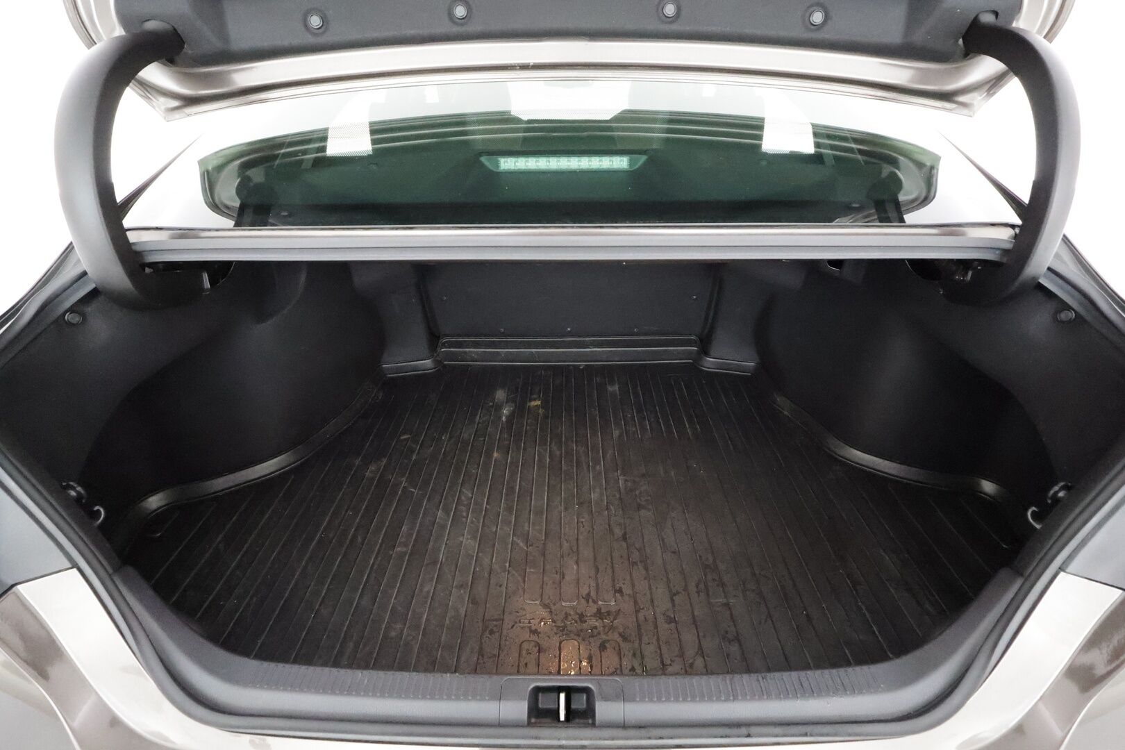 Toyota Camry 2019 2,5 Hybrid Premium Business - | ACC | Polttoainelämmitin | HUD | JBL | Sähkönahat | Navi | Keyless | P.kamera | Ohjausapu | BSM | RSA | Merkkihuollot | 2x renkaat aluin | 