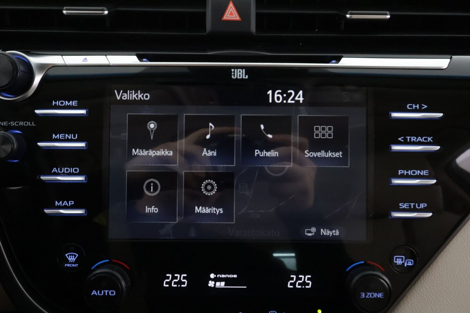 Toyota Camry 2019 2,5 Hybrid Premium Business - | ACC | Polttoainelämmitin | HUD | JBL | Sähkönahat | Navi | Keyless | P.kamera | Ohjausapu | BSM | RSA | Merkkihuollot | 2x renkaat aluin | 